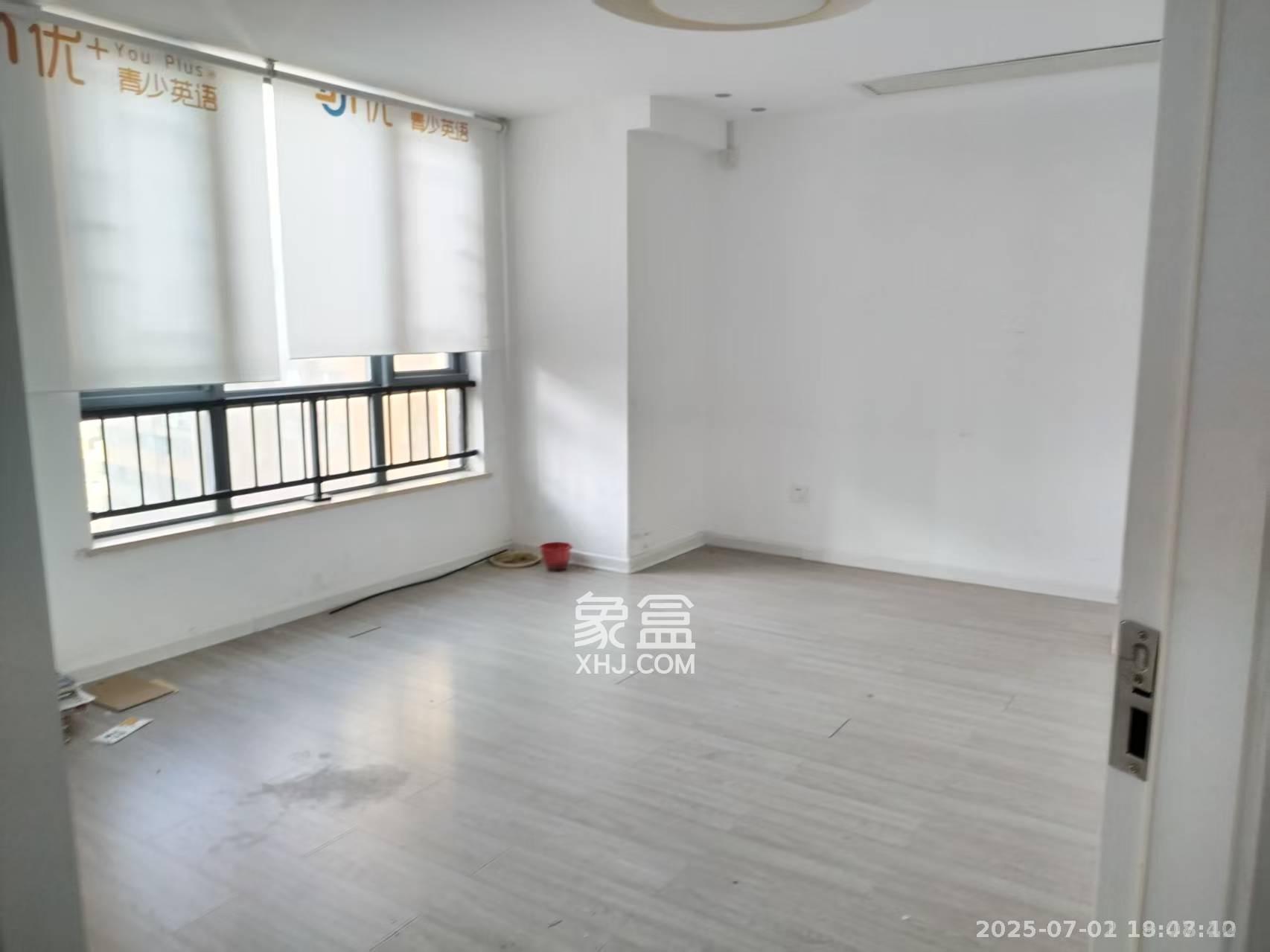 万博汇  1室1厅1卫    1800.0元/月