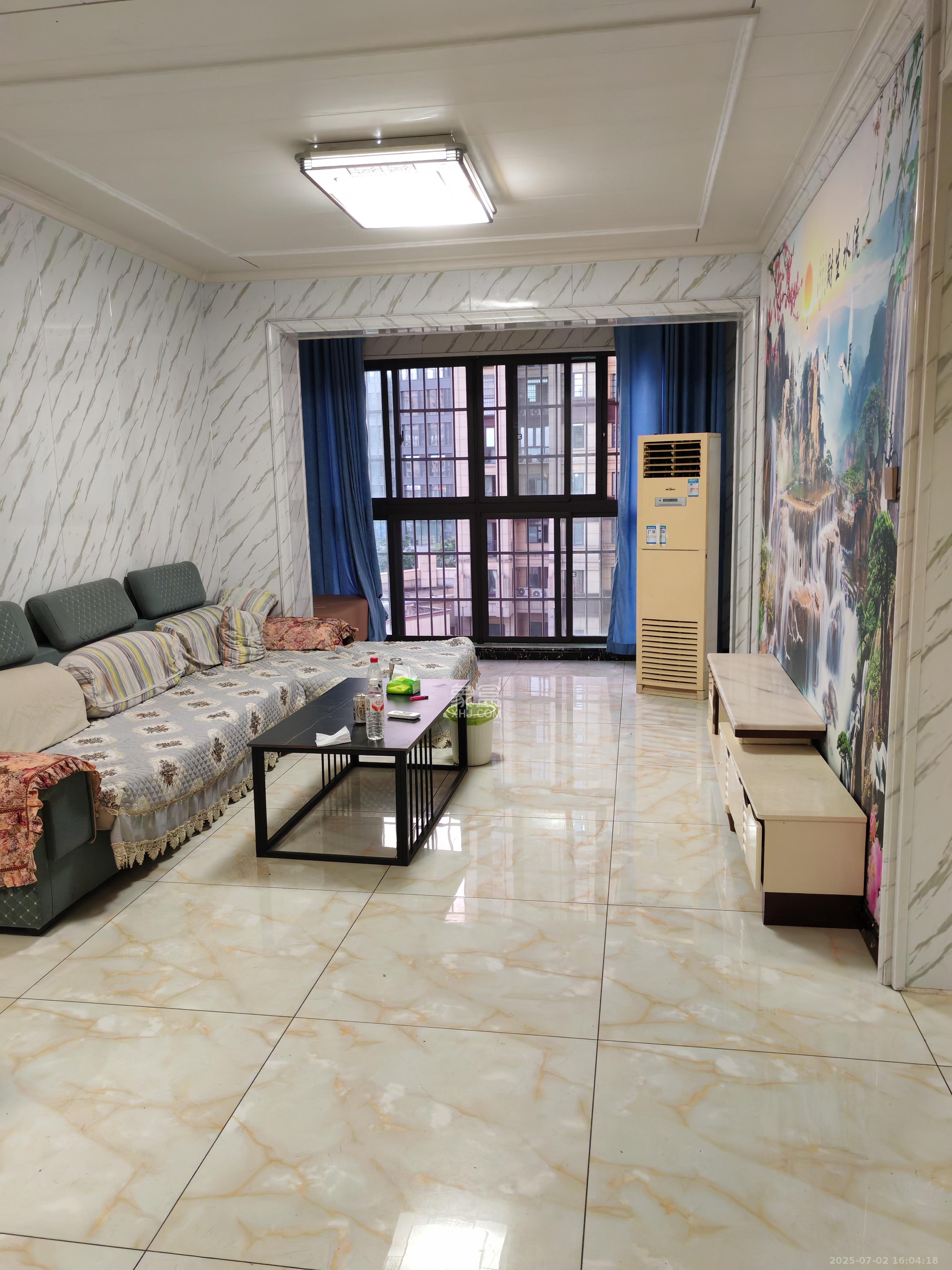 东方美地  3室2厅1卫    2300.0元/月室内图1