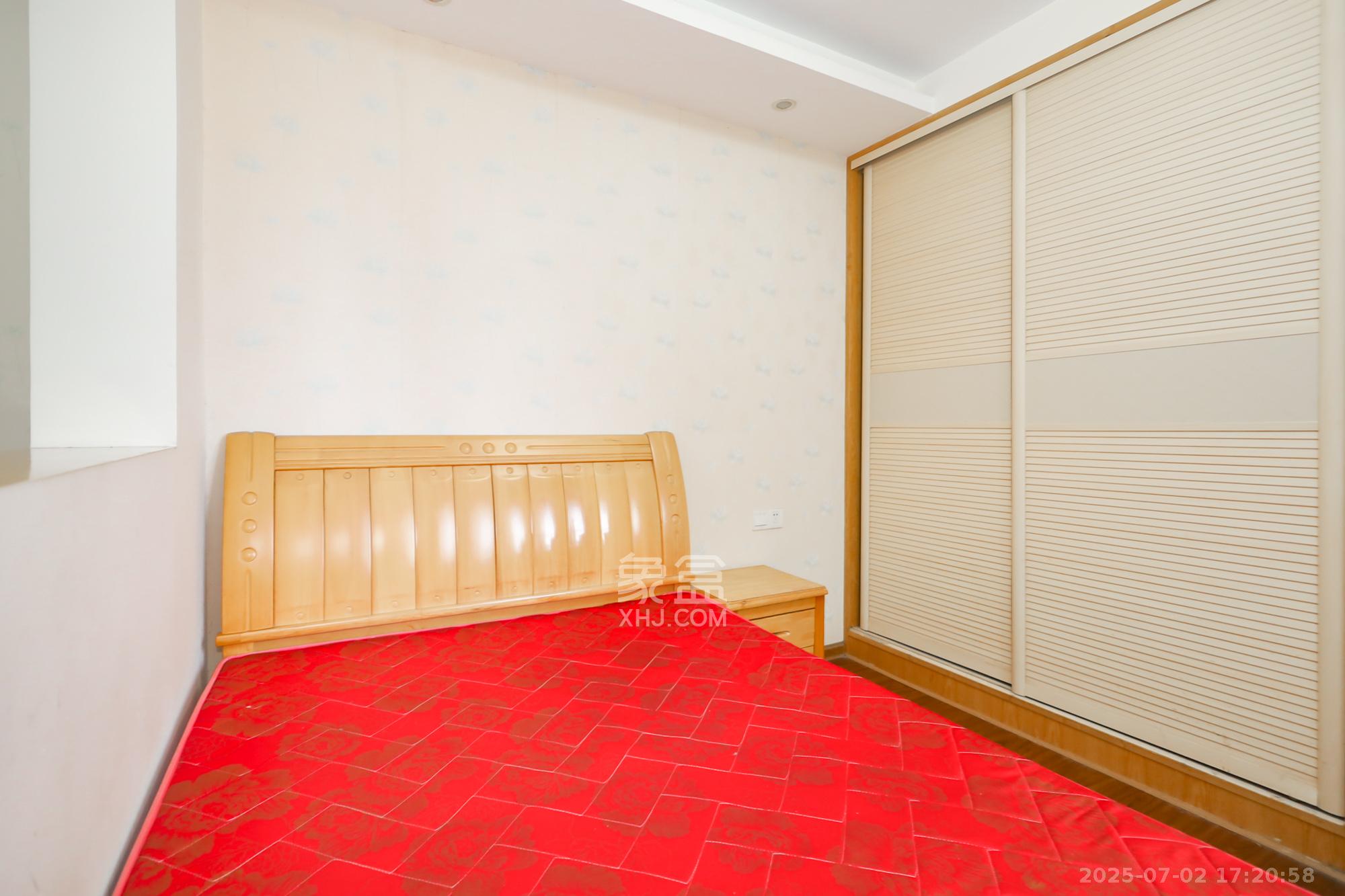 麓江春 1室1厅1卫 33.0万 麓江春 1室1厅1卫 33.0万卧室