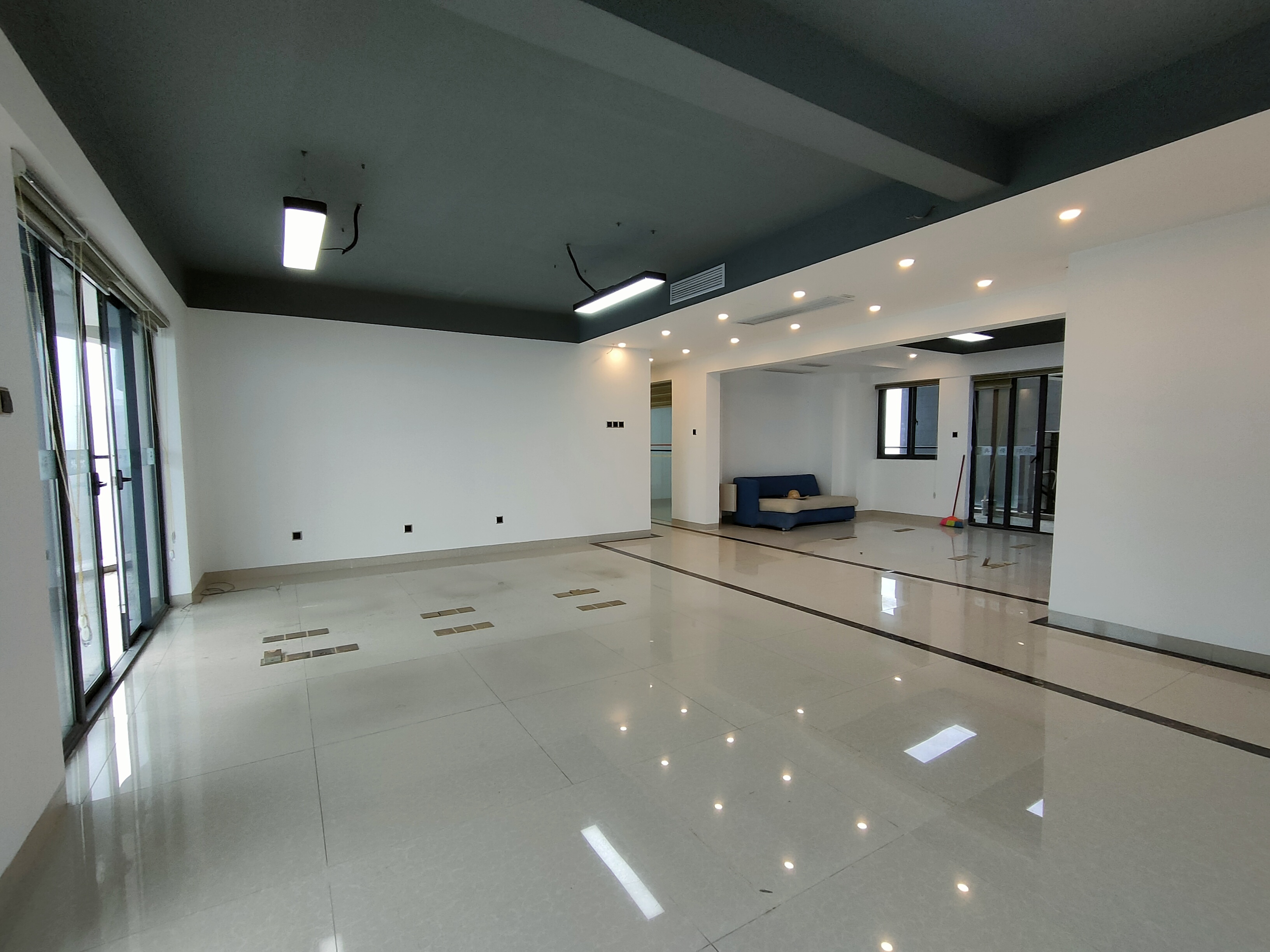 滨海幸福里 4室2厅2卫 4500.0元/月 滨海幸福里 4室2厅2卫 4500.0元/月室内图