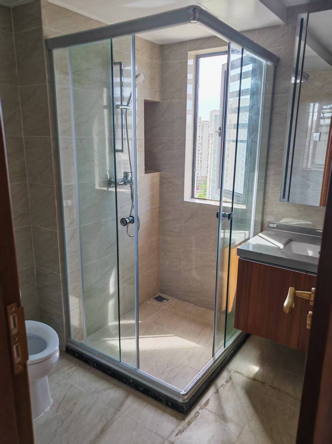 恒大美丽沙天韵湾 3室2厅1卫 3500.0元/月 恒大美丽沙天韵湾 3室2厅1卫 3500.0元/月室内图