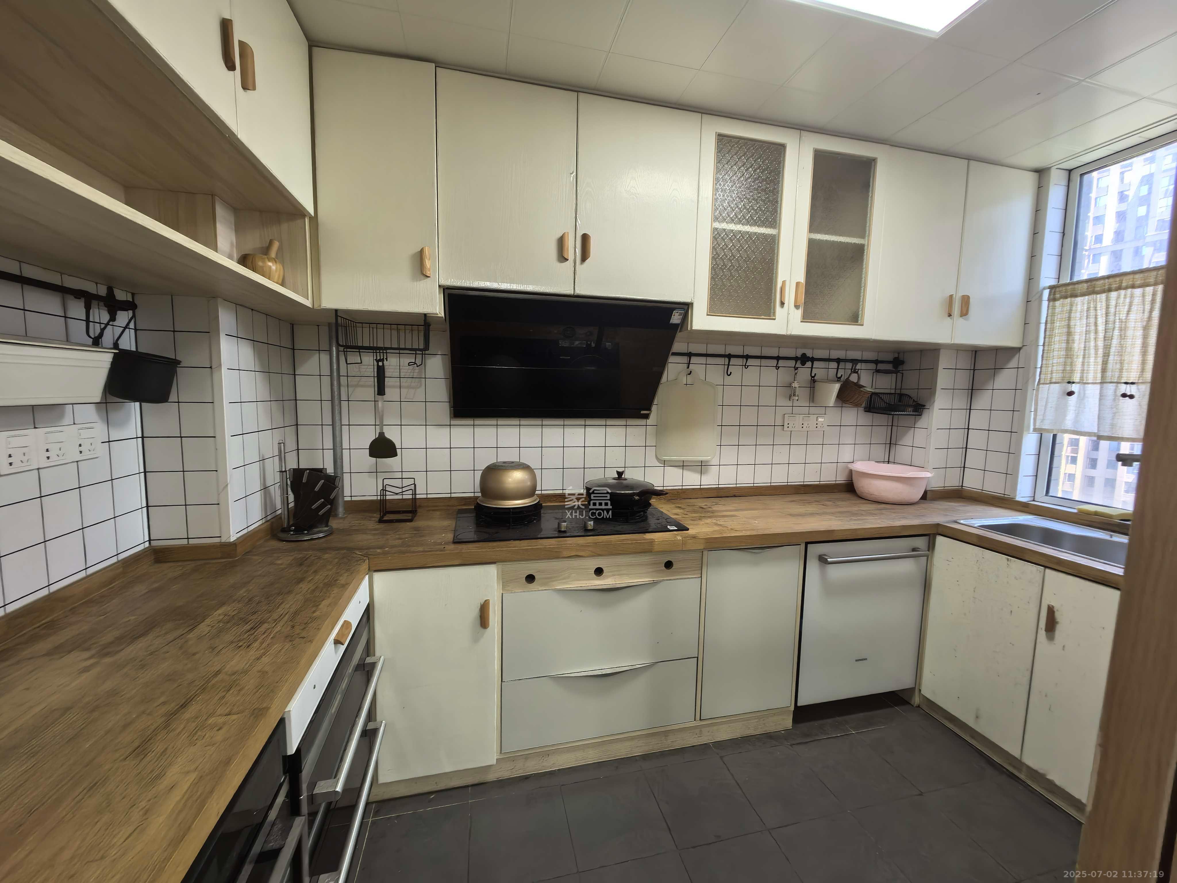 金地三千府(金地湖山樾、金地自在城) 4室2厅2卫 2000.0元/月 金地三千府(金地湖山樾、金地自在城) 4室2厅2卫 2000.0元/月室内图