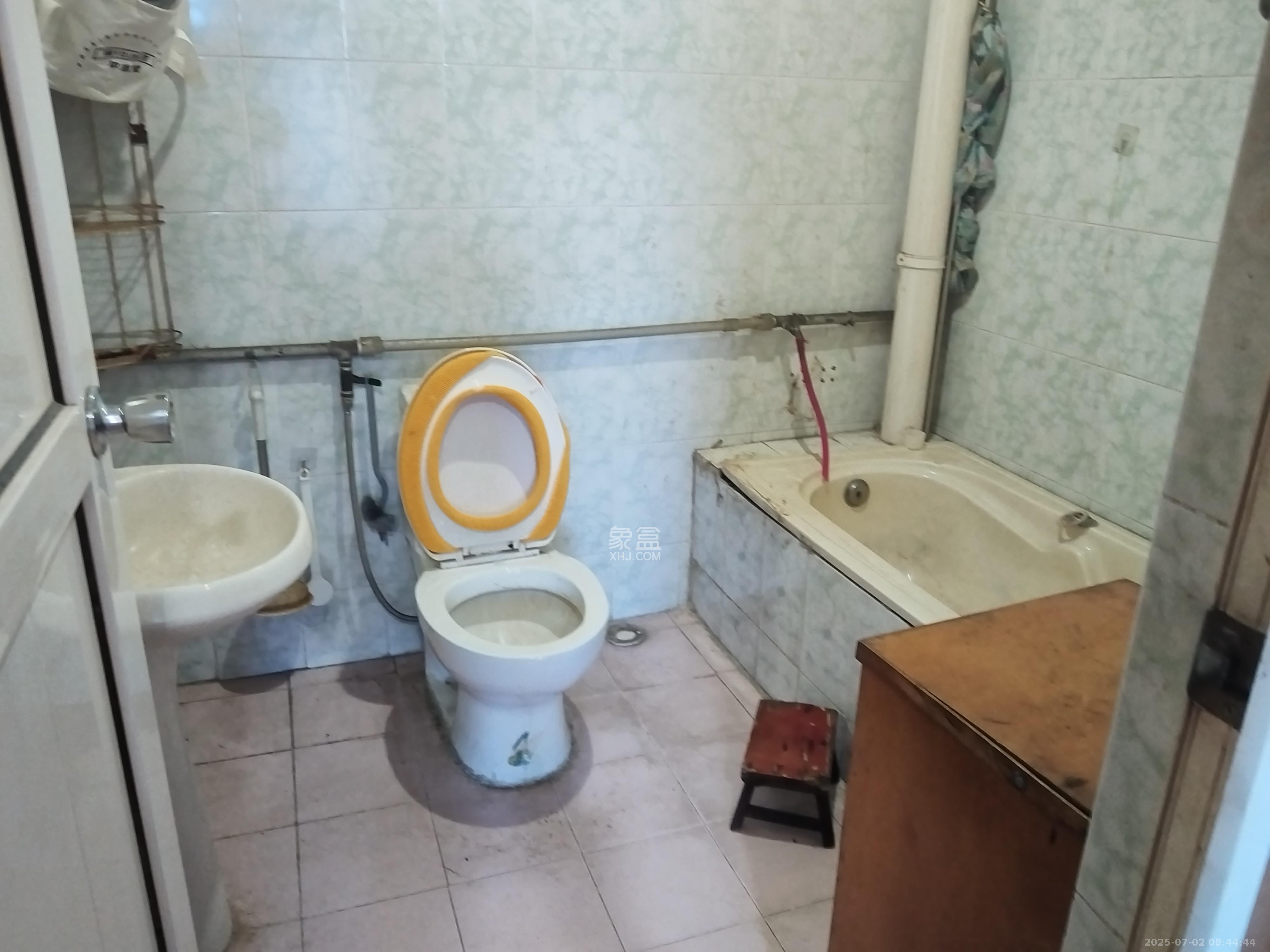 航天大院  3室2厅2卫    1500.0元/月 航天大院  3室2厅2卫    1500.0元/月室内图