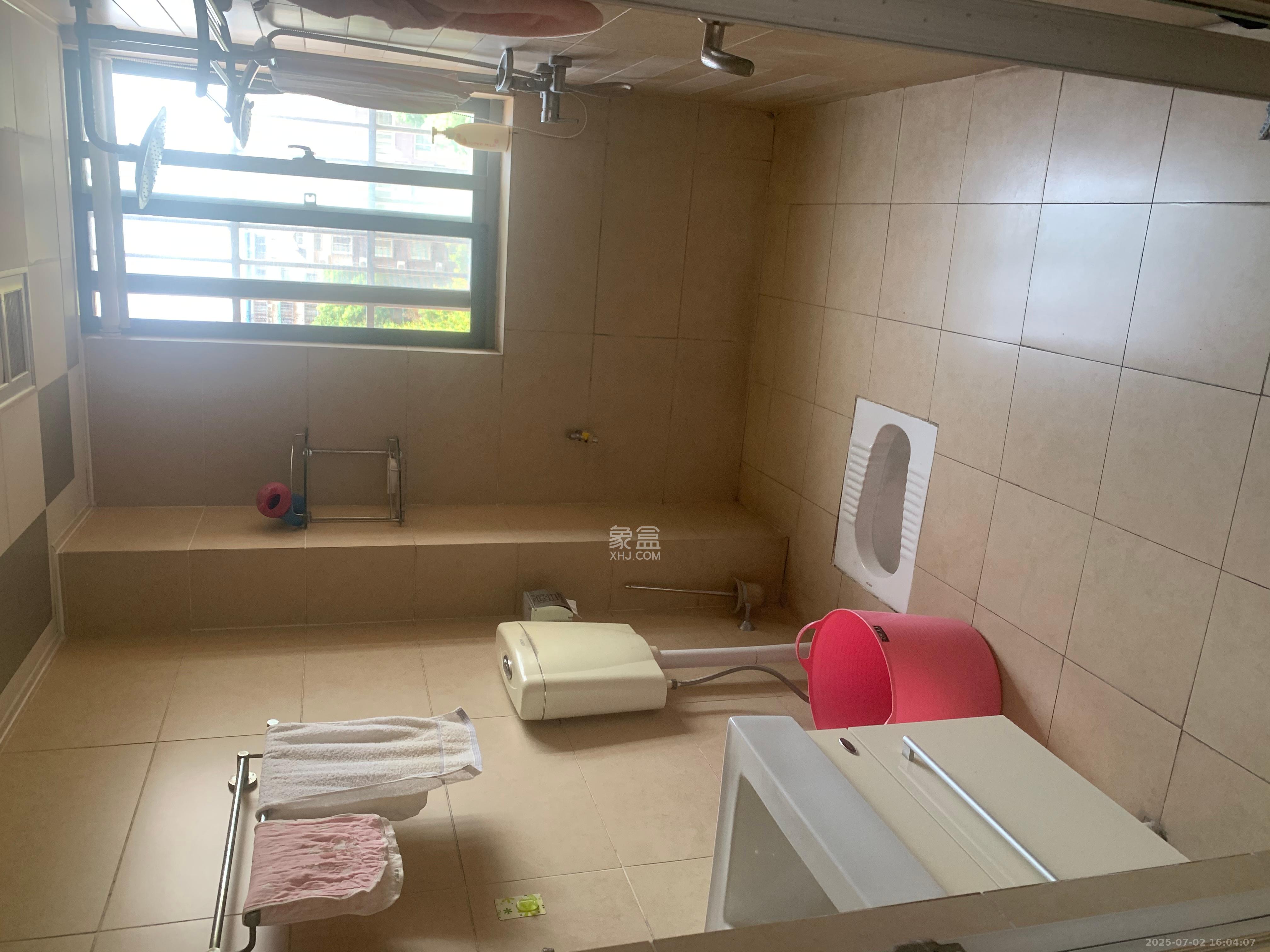 上海城小区  3室2厅2卫   2700.00元/月室内图