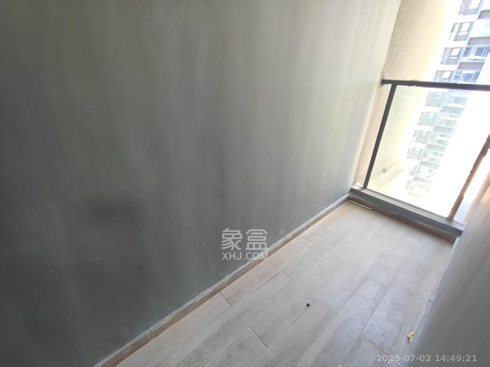绿地V岛  3室2厅2卫   3300.00元/月室内图