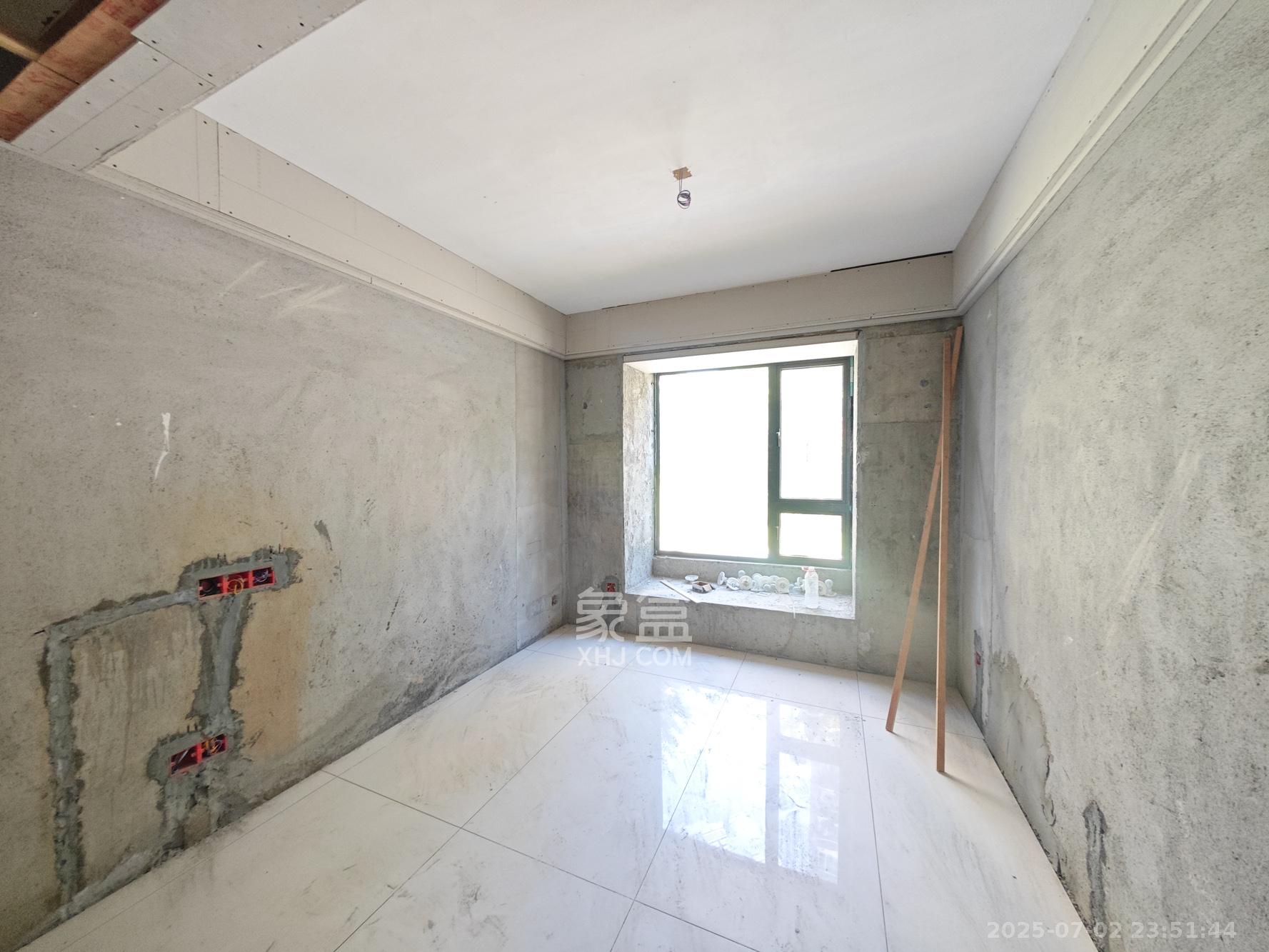 长房岭秀时代 4室2厅2卫 139.8万 长房岭秀时代 4室2厅2卫 139.8万卧室