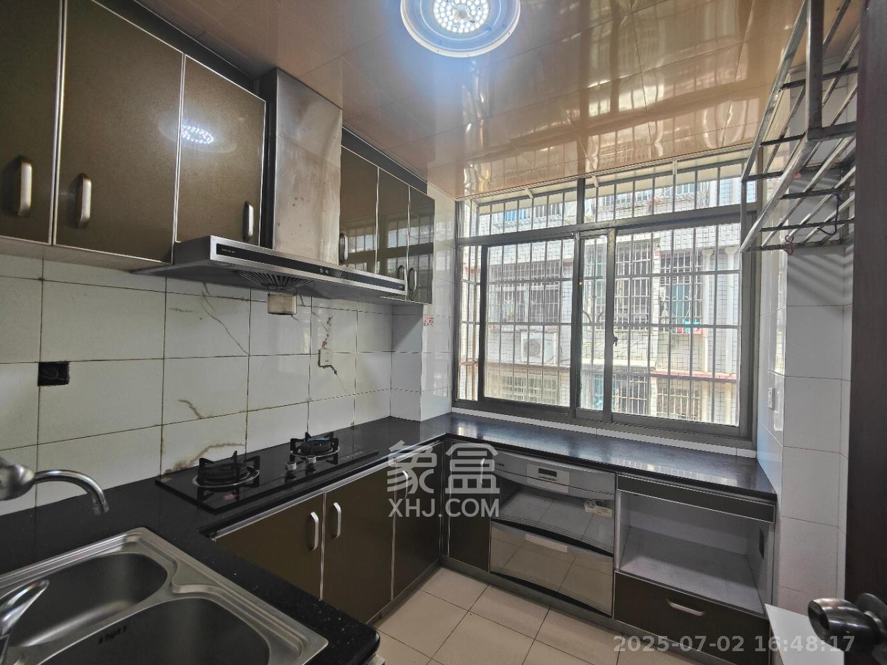 星沙一区  3室2厅2卫    1500.0元/月 星沙一区  3室2厅2卫    1500.0元/月室内图