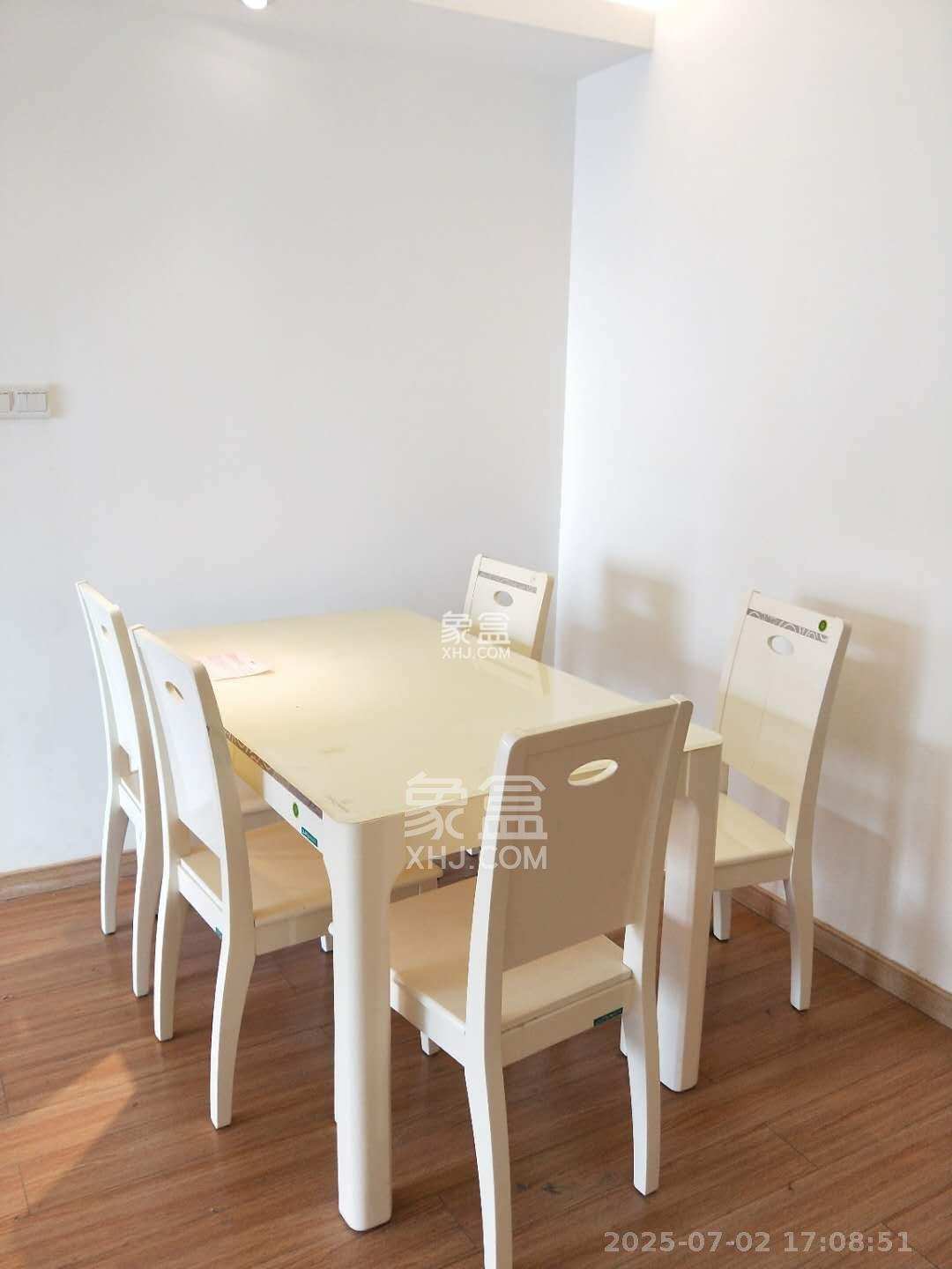 万科魅力之城  3室2厅2卫    2600.0元/月 万科魅力之城  3室2厅2卫    2600.0元/月室内图