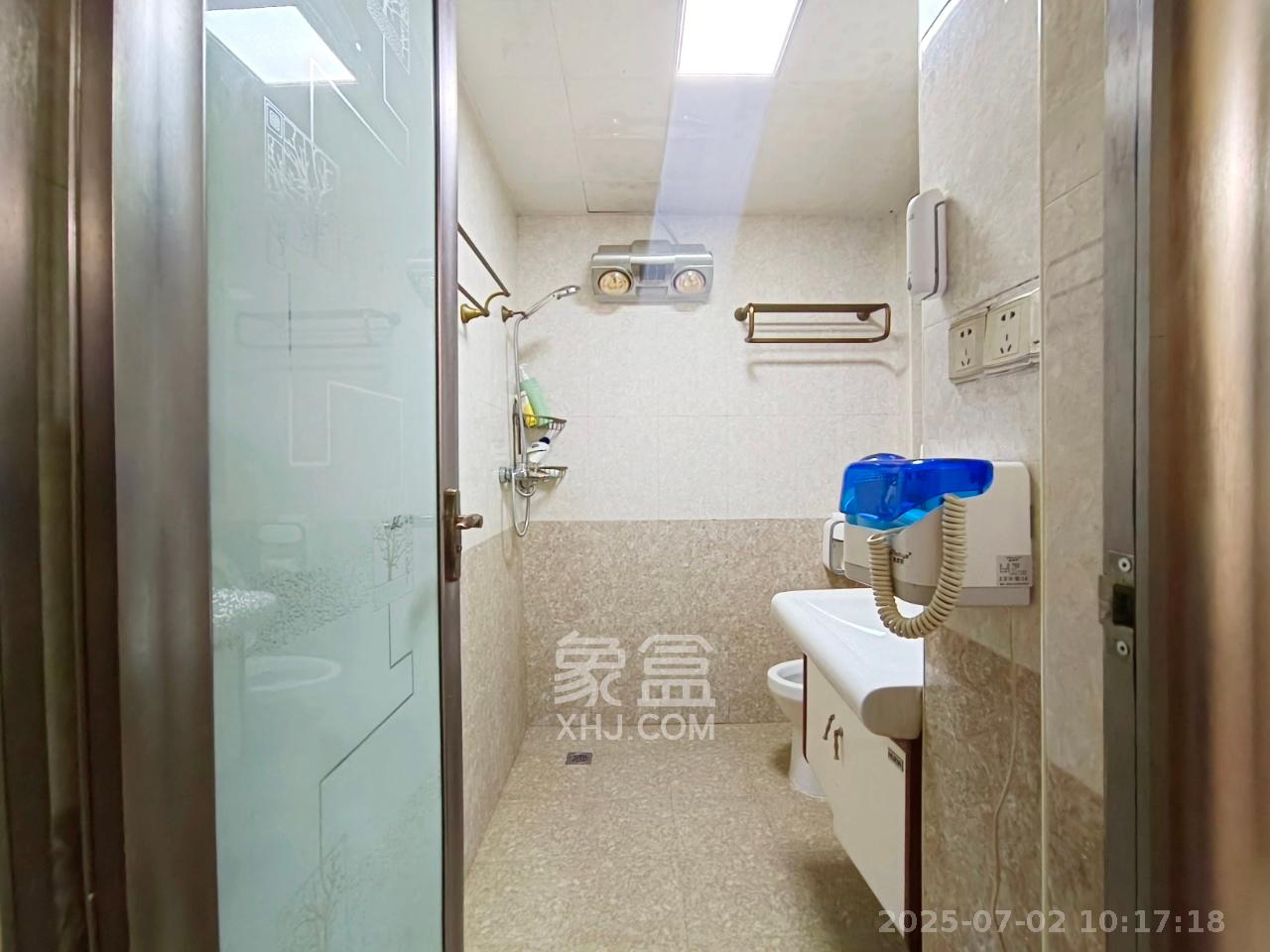 米兰春天  2室2厅1卫    1800.0元/月 米兰春天  2室2厅1卫    1800.0元/月室内图