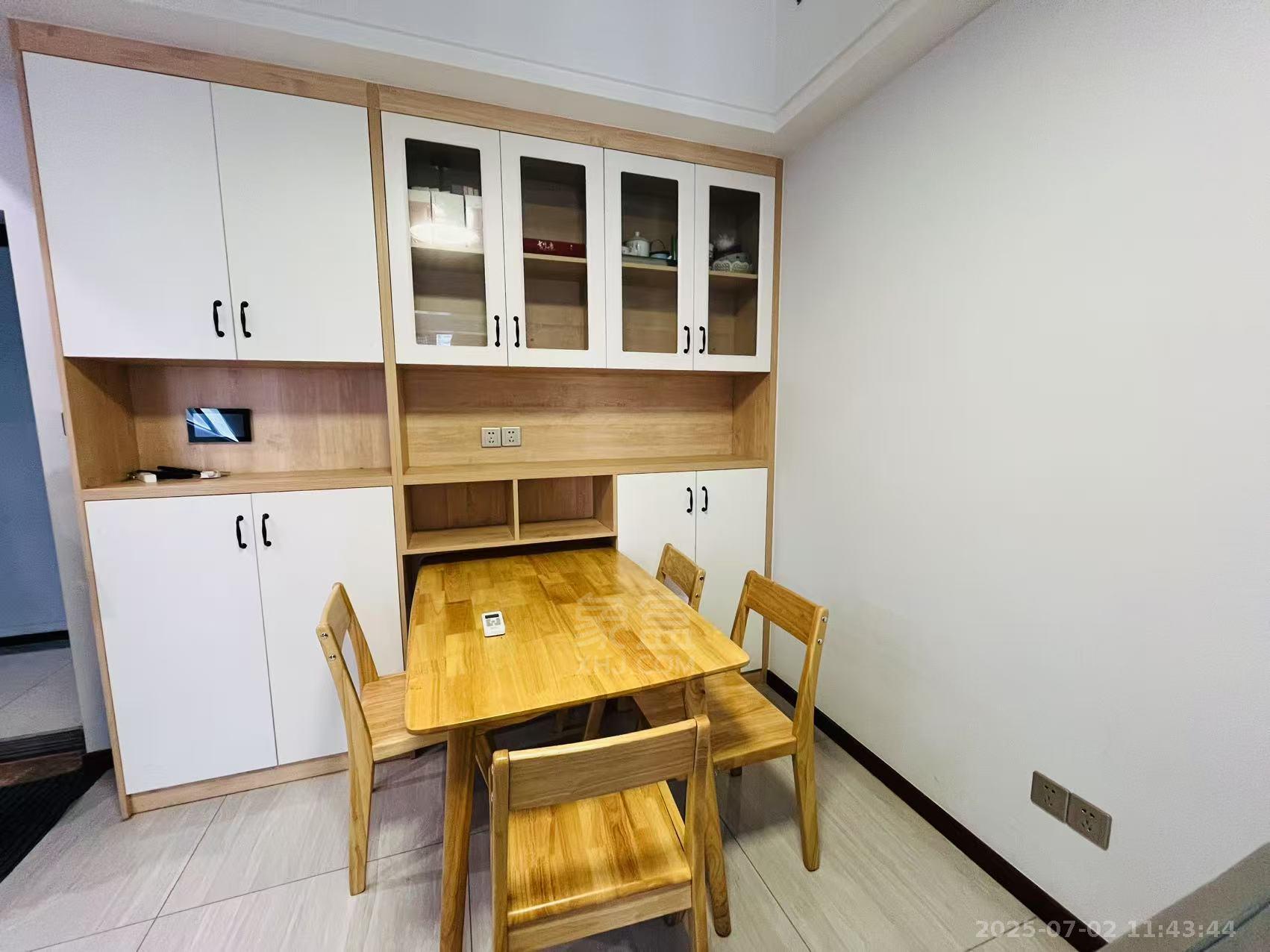 中建江湾壹号  2室1厅1卫   1600.00元/月室内图