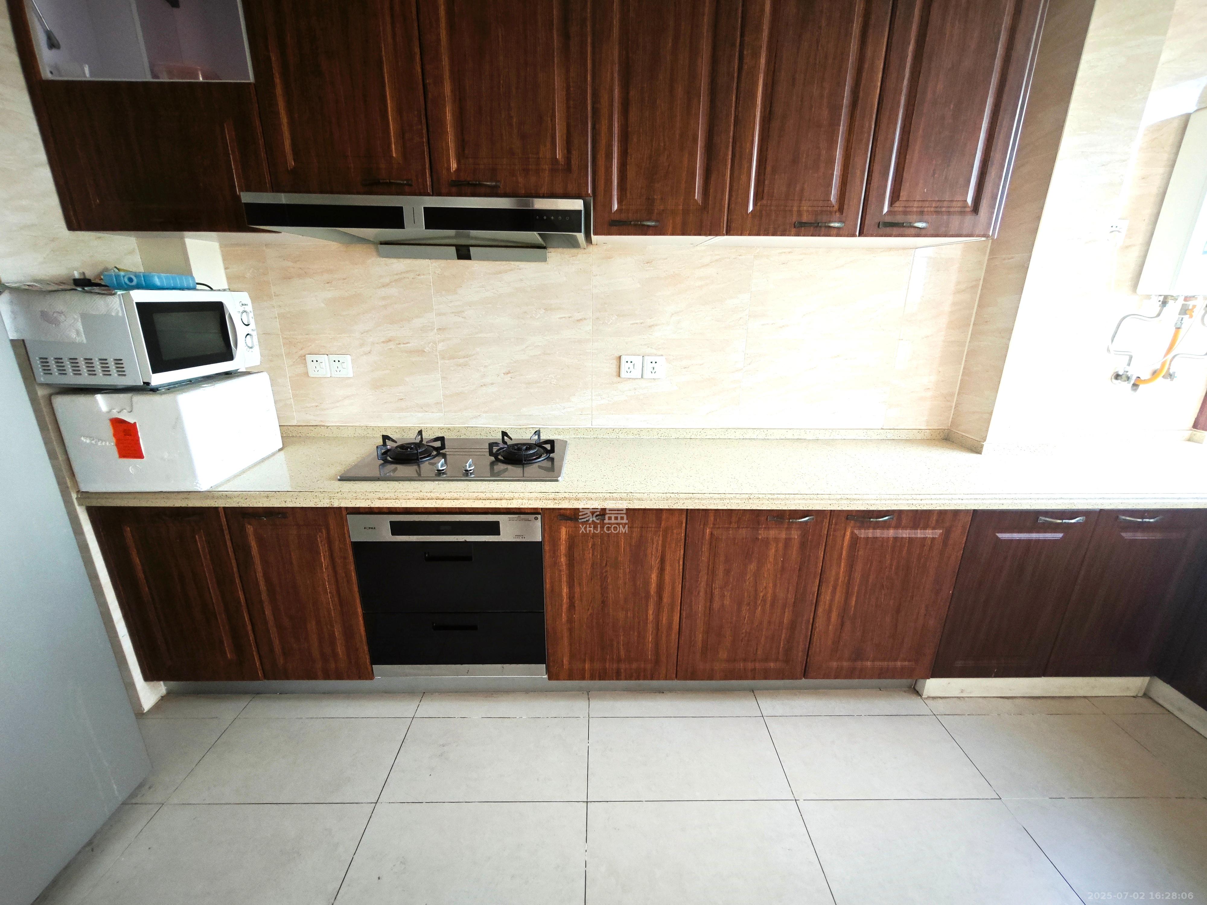 珠江郦城公园1号  4室2厅2卫    3000.0元/月室内图