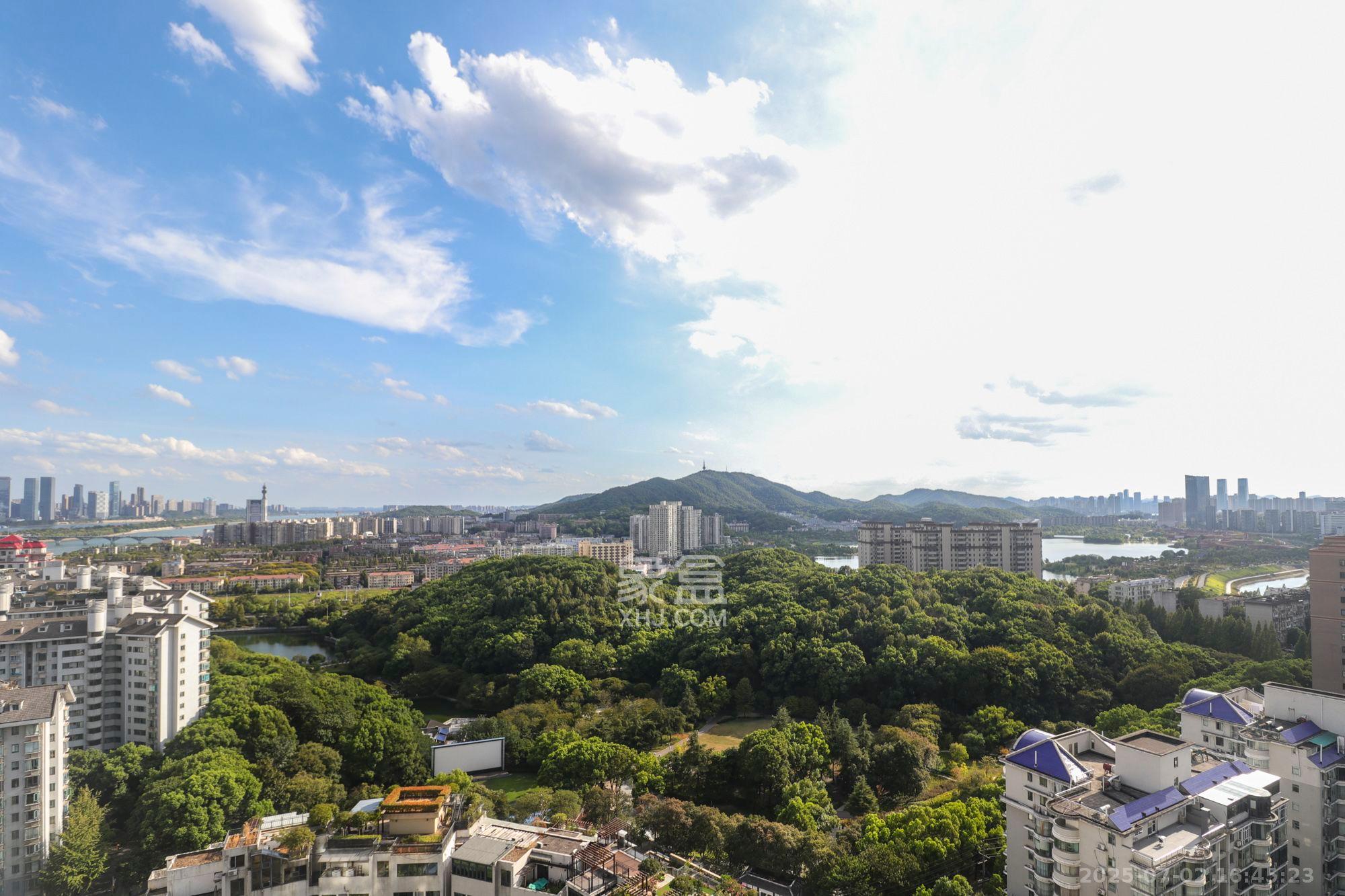 景秀江山  4室2厅2卫   5000.00元/月室内图