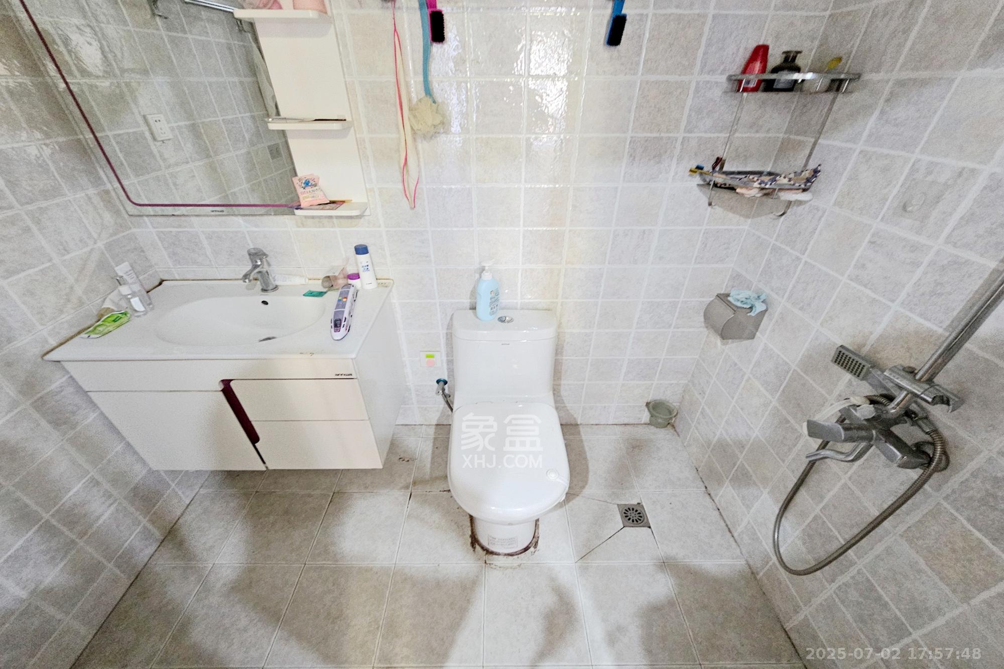 阳光城尚东湾青云苑 3室2厅2卫 118.00万 阳光城尚东湾青云苑 3室2厅2卫 118.00万卫生间