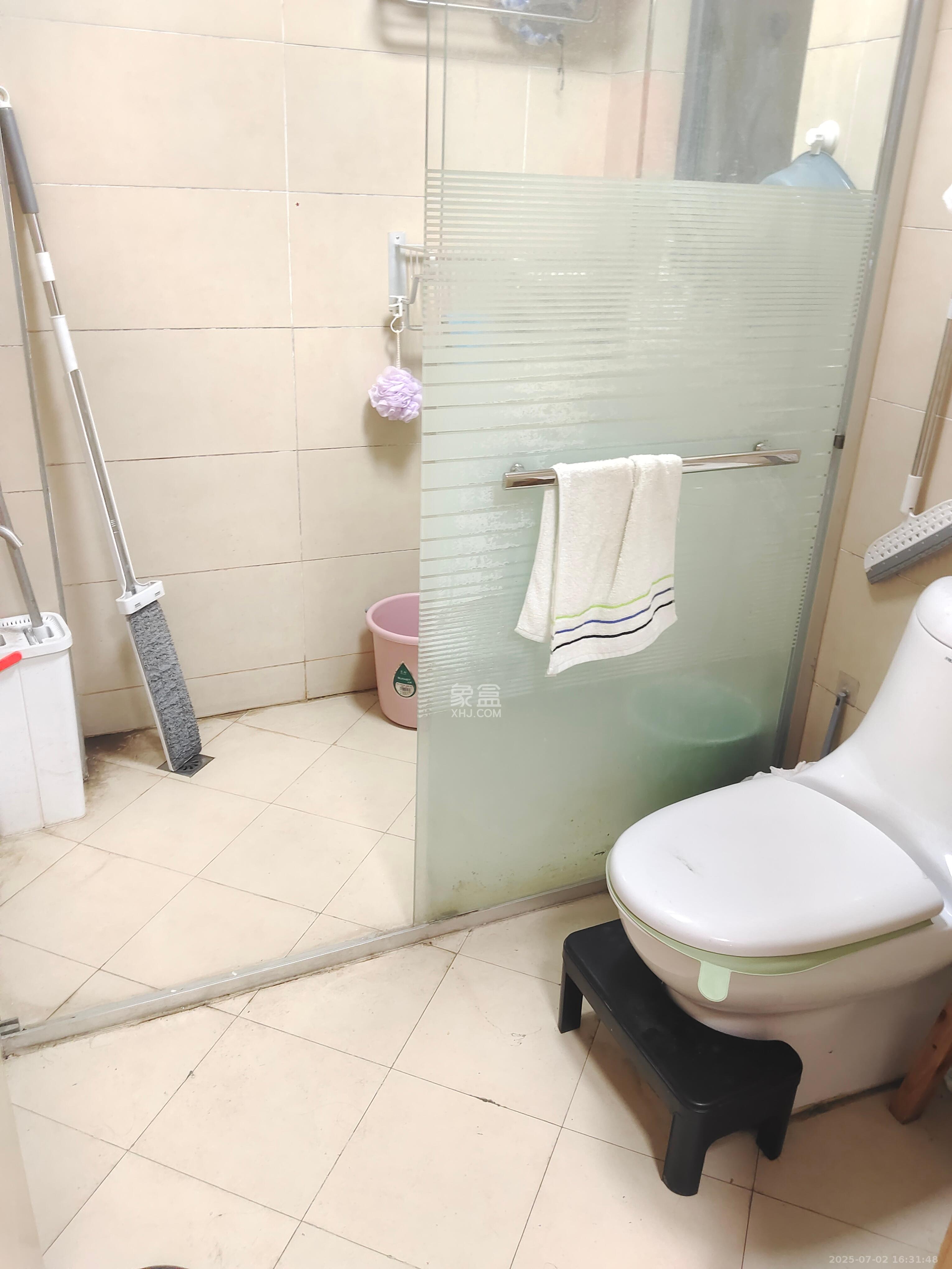 新城新世界一二三期  3室2厅1卫   2400.00元/月室内图