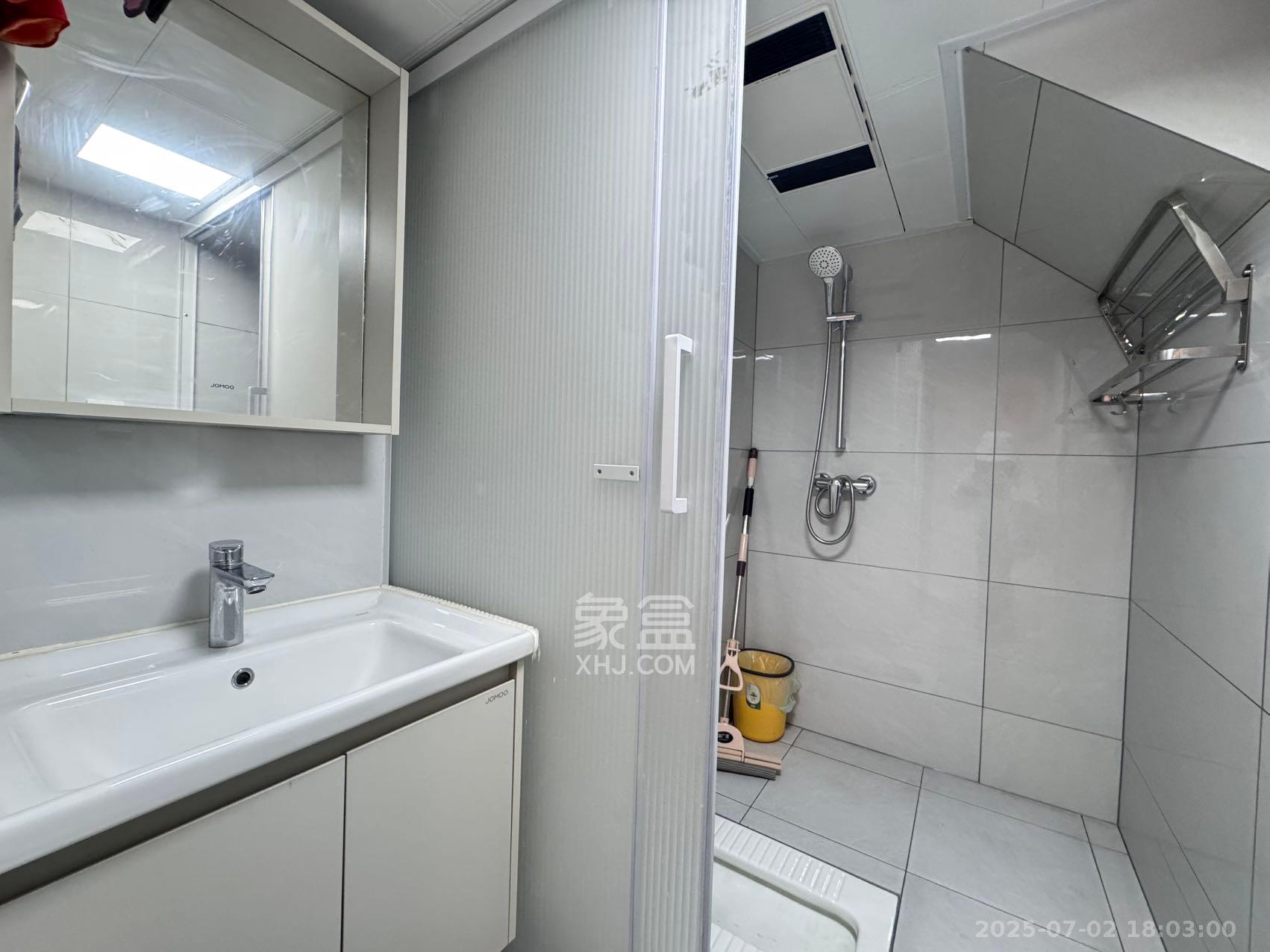 卓越中寰  2室1厅1卫    2800.0元/月 卓越中寰  2室1厅1卫    2800.0元/月室内图