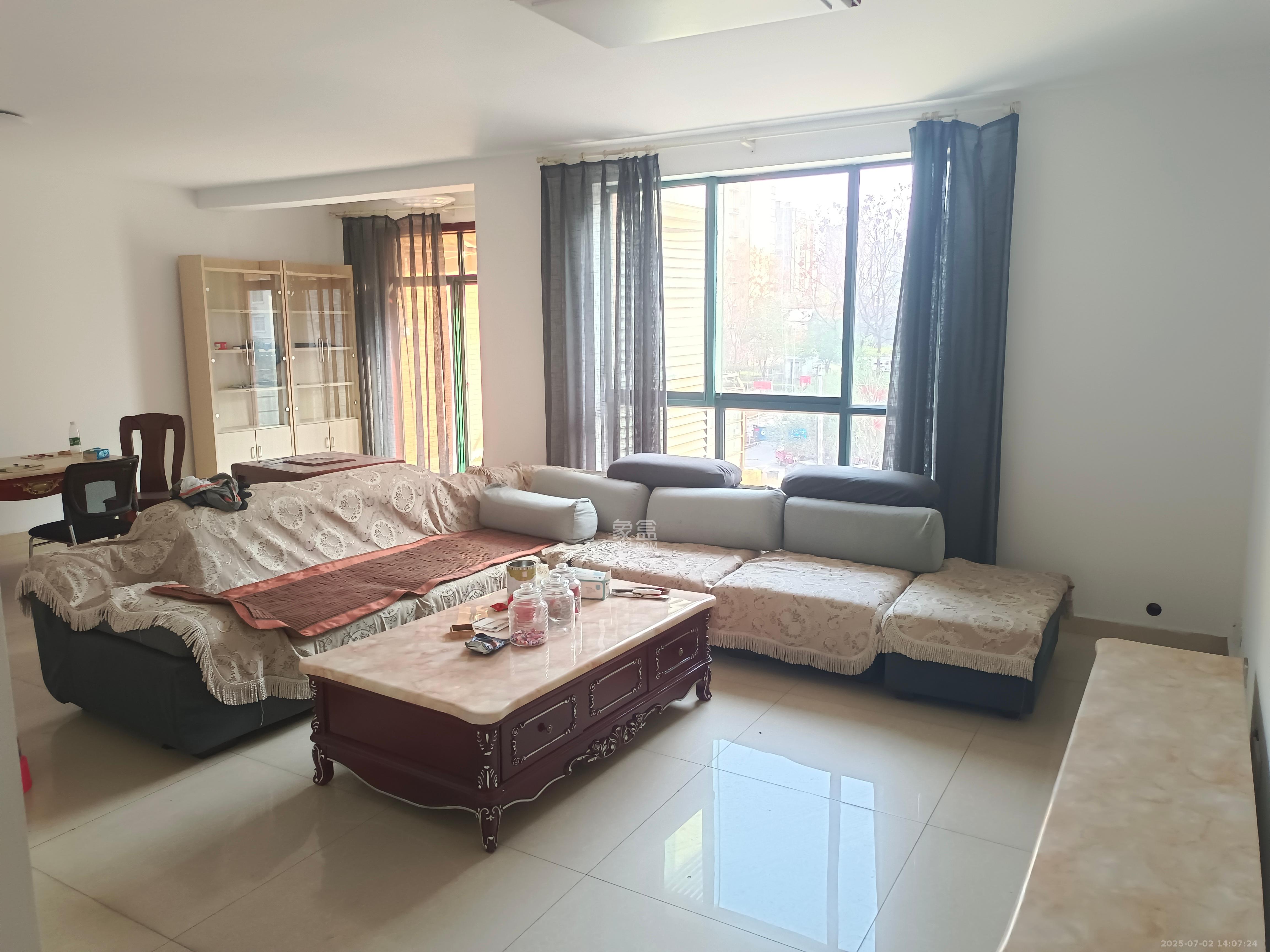 东业早安星城 3室2厅1卫 2000.0元/月 东业早安星城 3室2厅1卫 2000.0元/月室内图