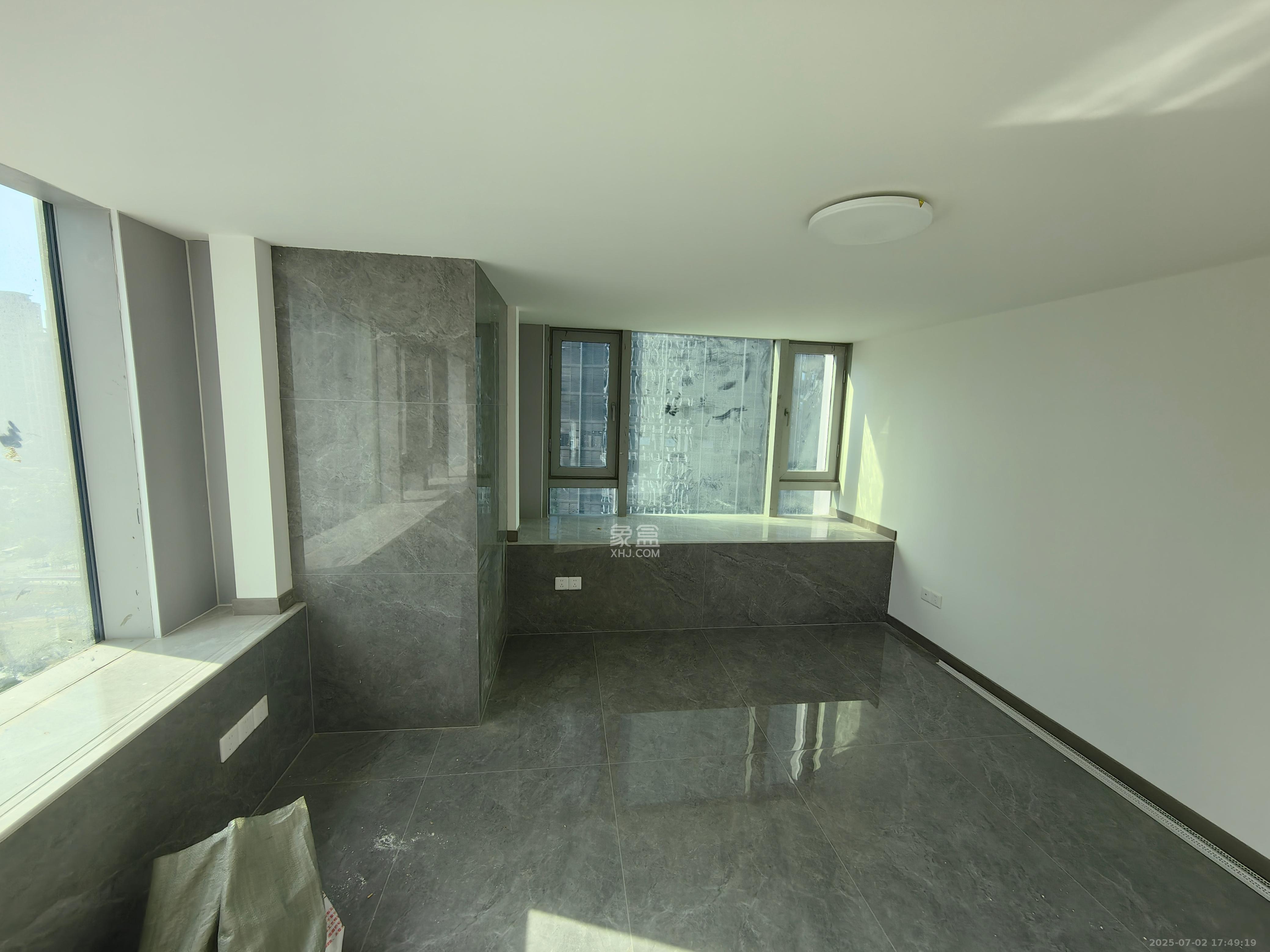 福晟翡翠湾 3室2厅2卫 3500.0元/月 福晟翡翠湾 3室2厅2卫 3500.0元/月室内图