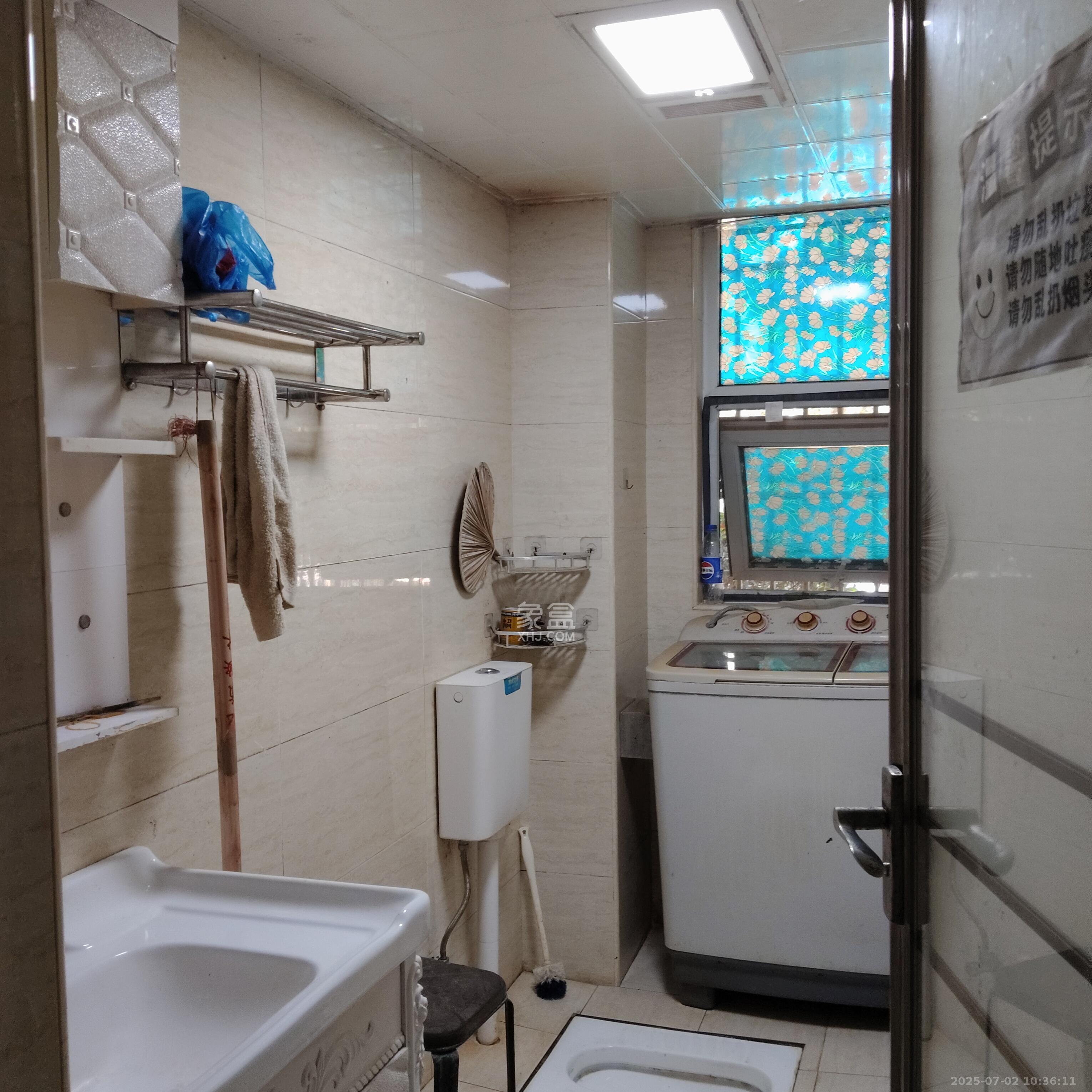 和康园小区  3室2厅2卫    2200.0元/月 和康园小区  3室2厅2卫    2200.0元/月室内图