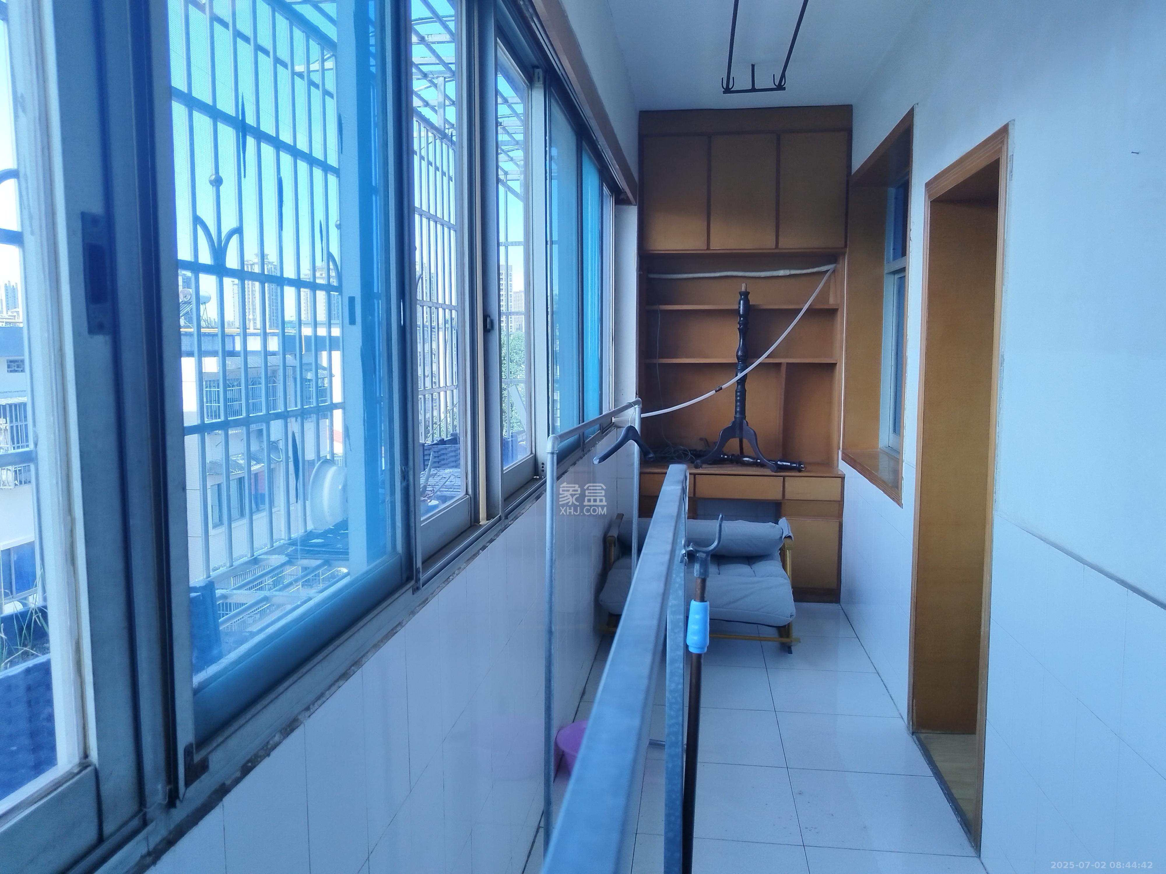 航天大院  3室2厅2卫    1500.0元/月 航天大院  3室2厅2卫    1500.0元/月室内图