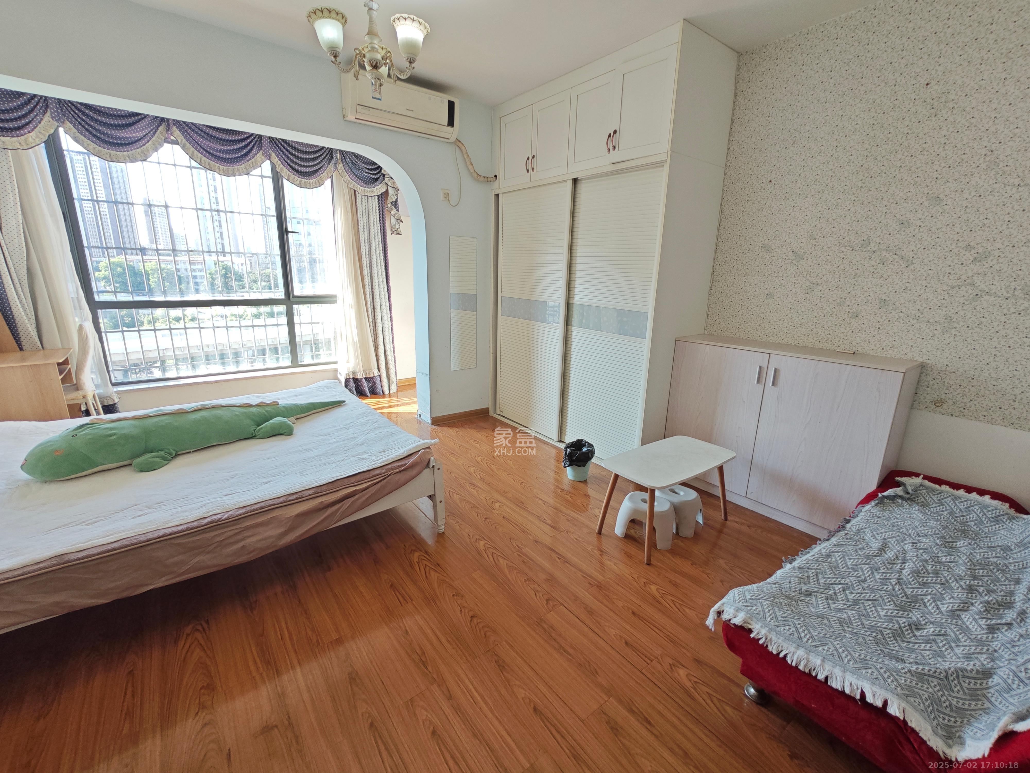剑桥名门  2室1厅1卫   1600.00元/月室内图