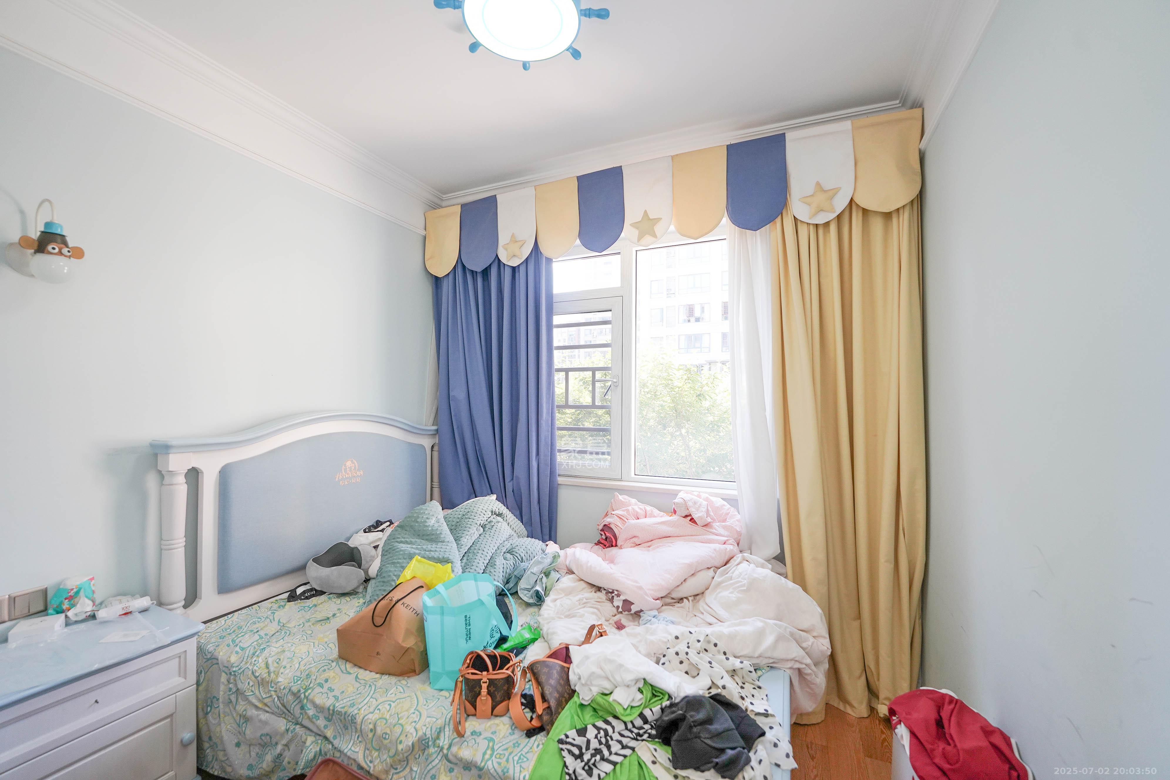 五矿万境蓝山  4室2厅2卫    178.0万卧室