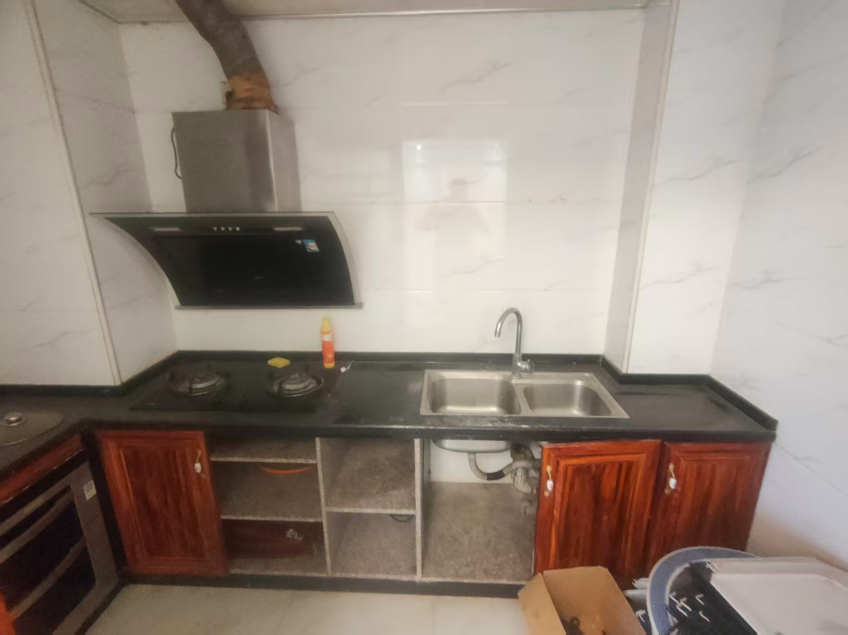 新宏基大厦 4室2厅2卫 3400.0元/月 新宏基大厦 4室2厅2卫 3400.0元/月室内图