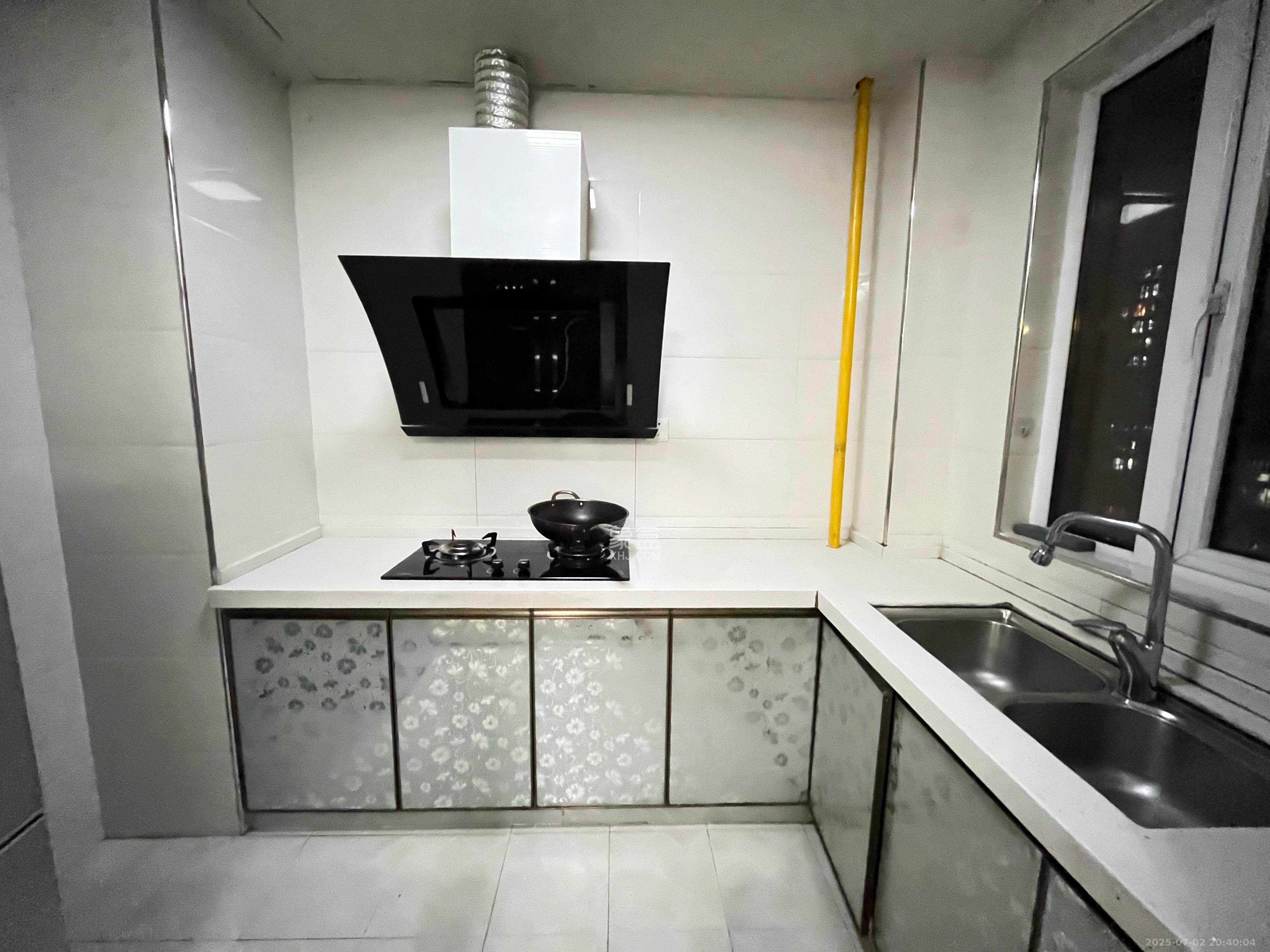 荣盛花语城 4室2厅2卫 2000.0元/月 荣盛花语城 4室2厅2卫 2000.0元/月室内图