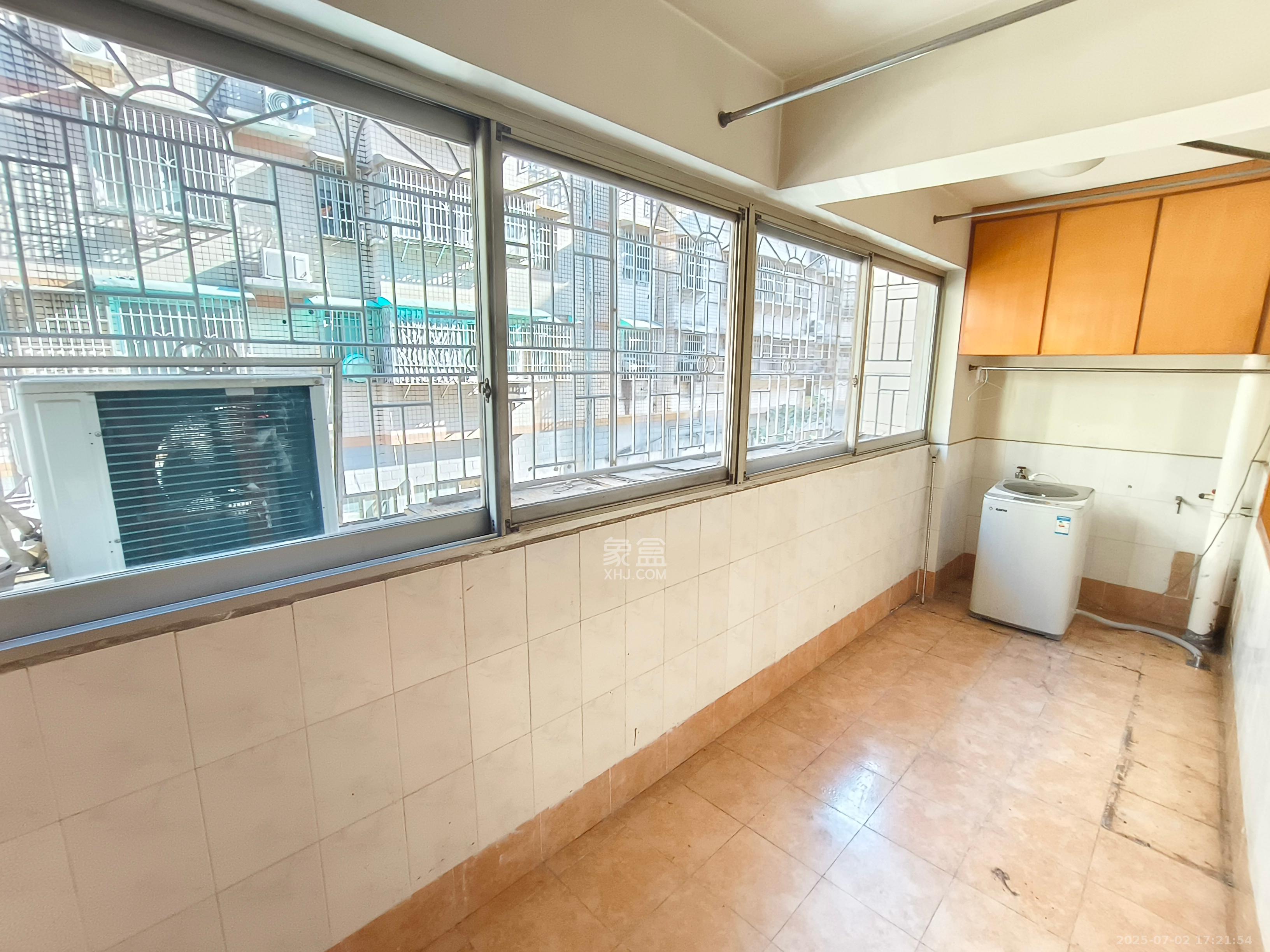 金泰小区  1室1厅1卫    2400.0元/月 金泰小区  1室1厅1卫    2400.0元/月室内图