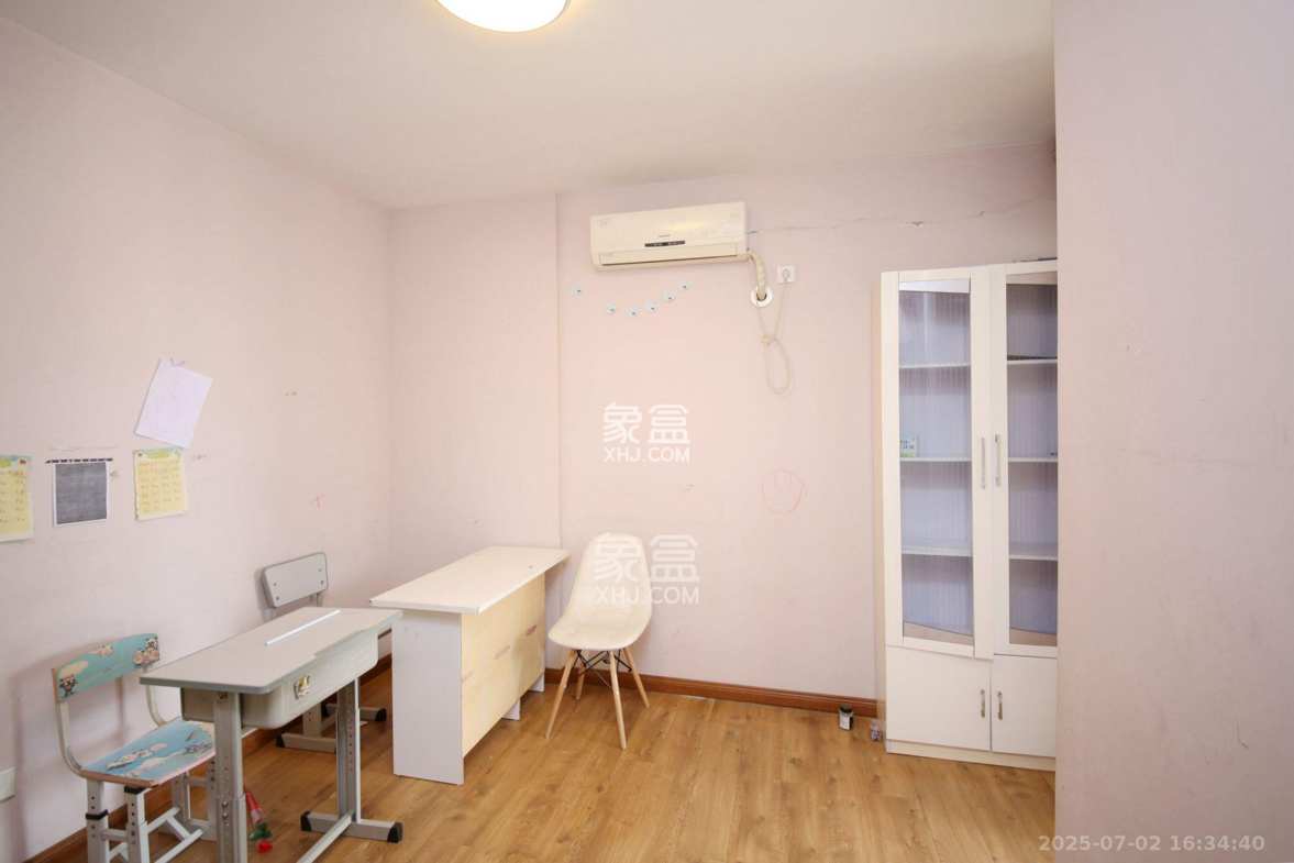 铂宫 3室2厅2卫 4500.00元/月 铂宫 3室2厅2卫 4500.00元/月室内图