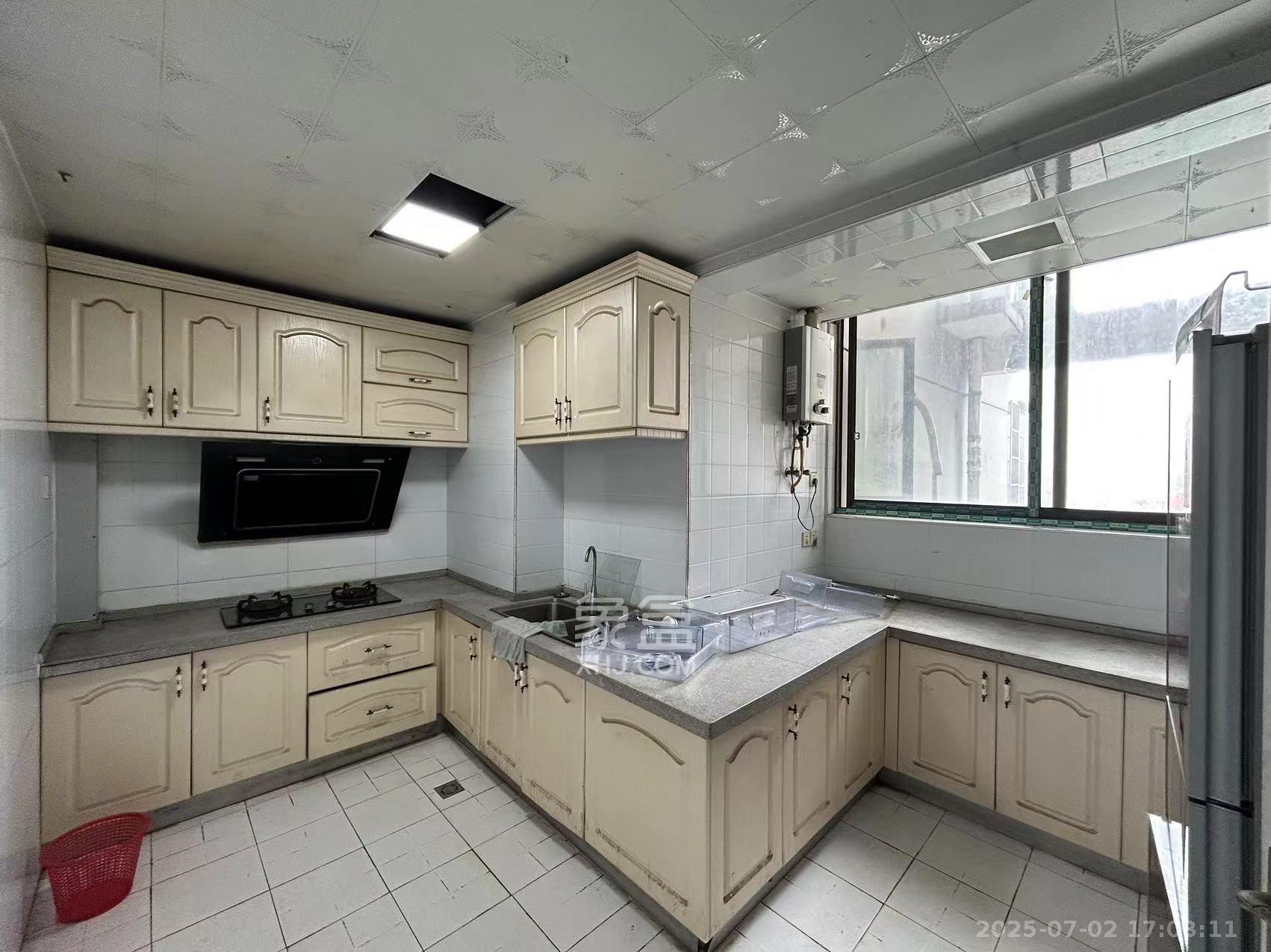 湘府名邸(同力家园) 5室2厅2卫 3000.0元/月 湘府名邸(同力家园) 5室2厅2卫 3000.0元/月室内图