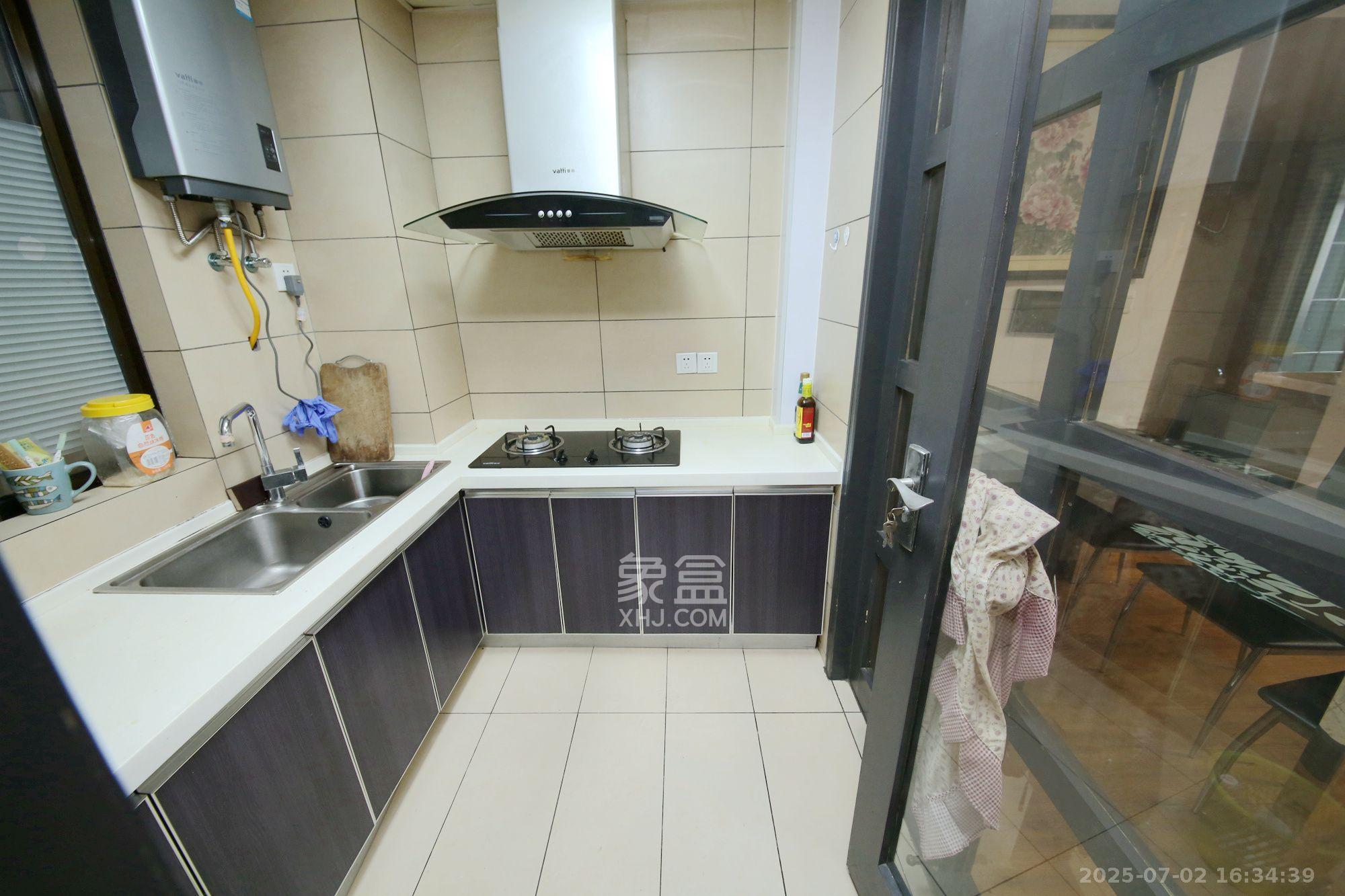 铂宫  3室2厅2卫   4500.00元/月室内图