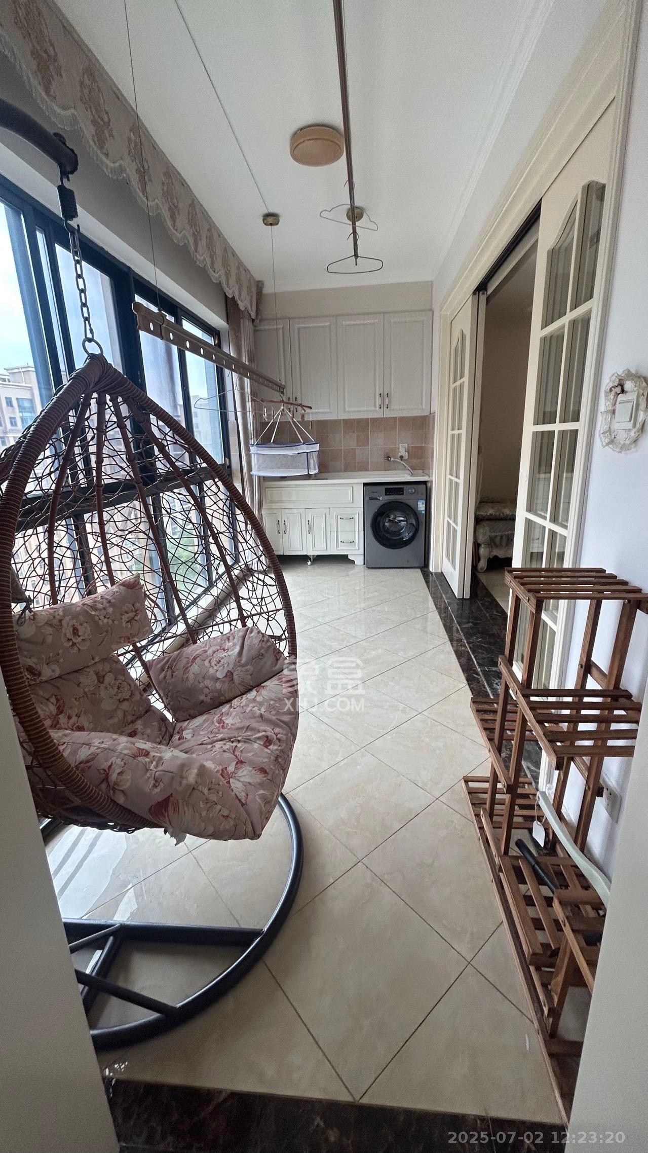 和美星城  5室2厅2卫    3500.0元/月 和美星城  5室2厅2卫    3500.0元/月室内图