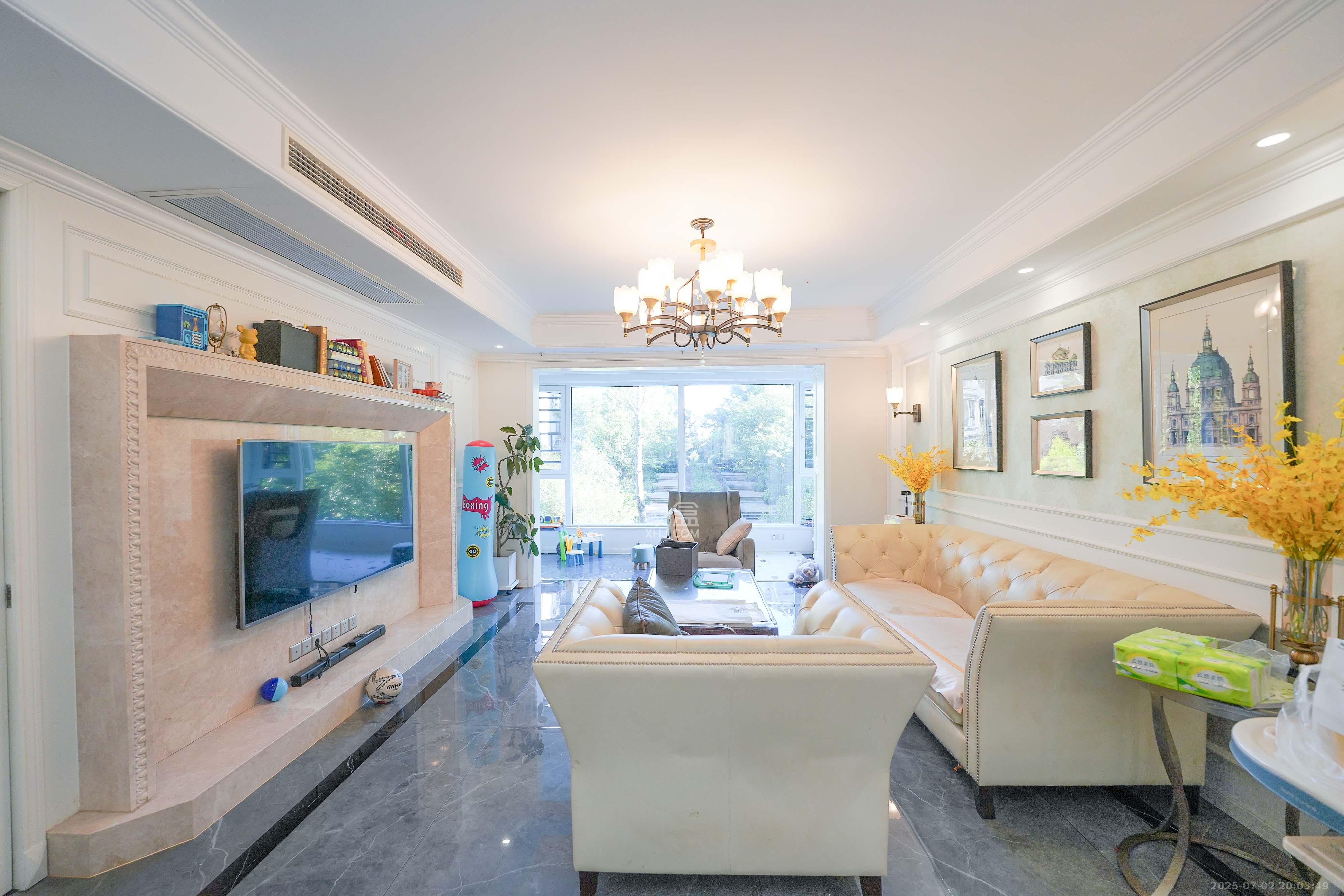 五矿万境蓝山 4室2厅2卫 178.0万 五矿万境蓝山 4室2厅2卫 178.0万客厅