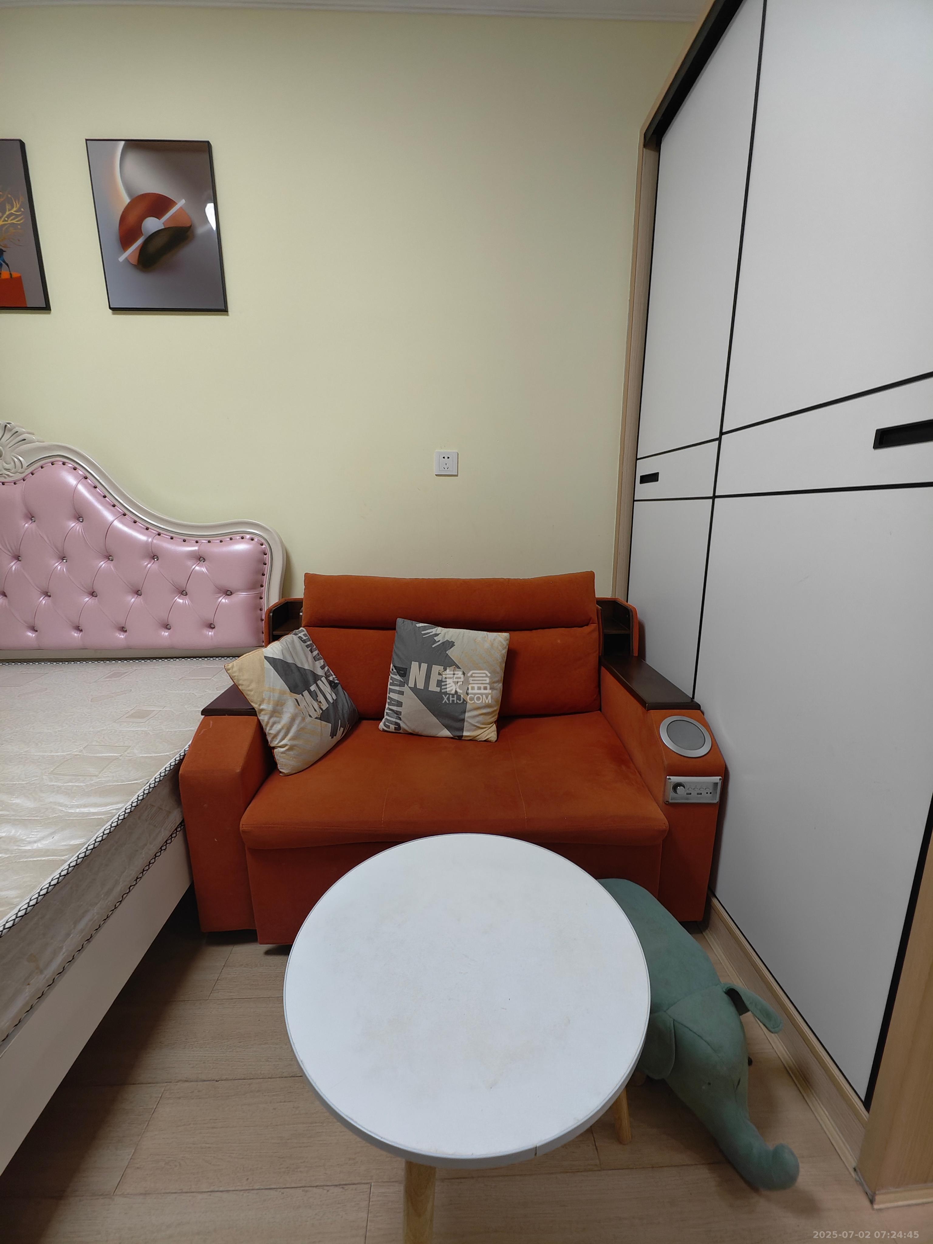 奥园城市天骄一期  1室1厅1卫    1800.0元/月 奥园城市天骄一期  1室1厅1卫    1800.0元/月室内图