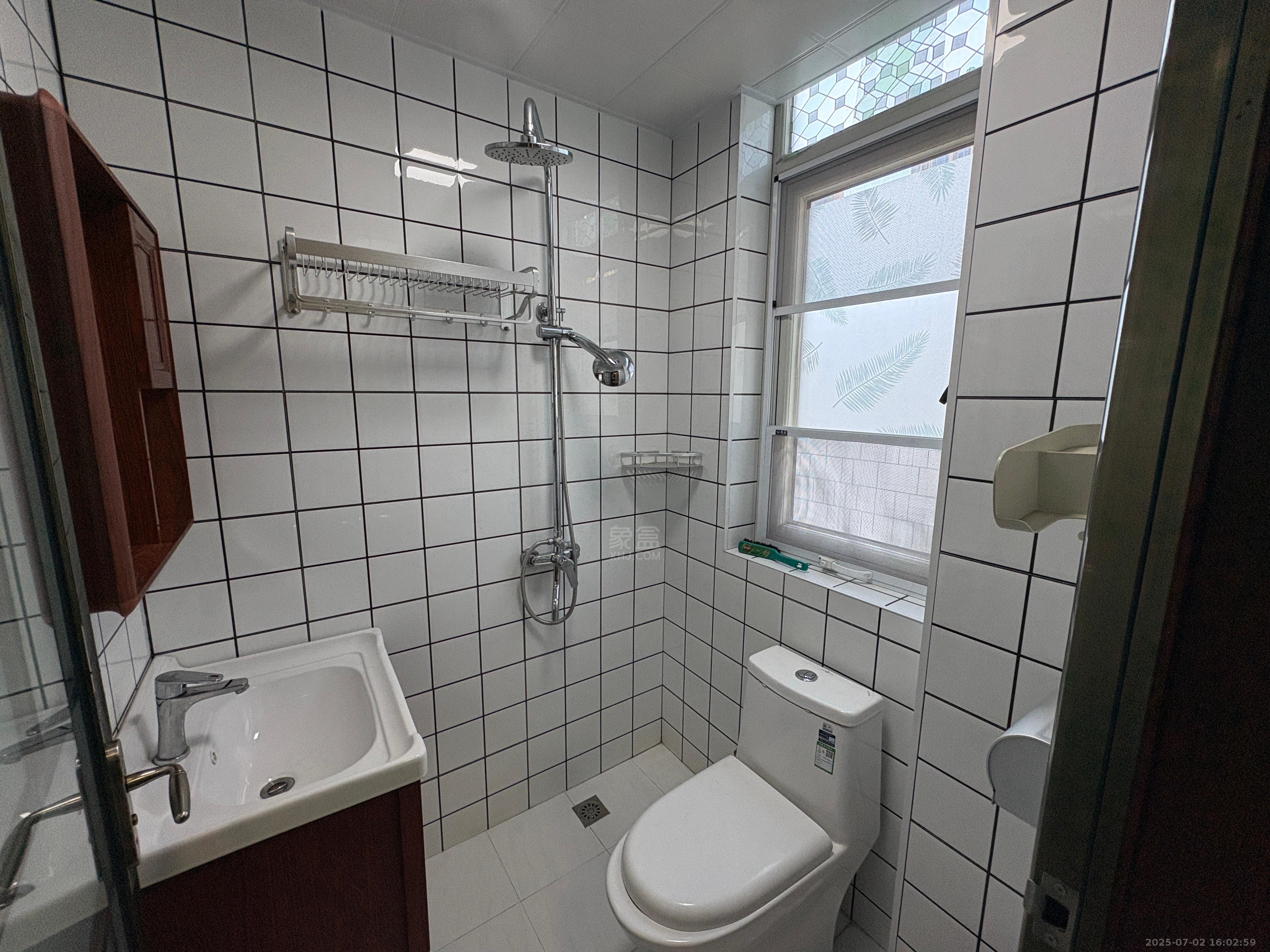 庐山一号 1室1厅1卫 1000.0元/月 庐山一号 1室1厅1卫 1000.0元/月室内图