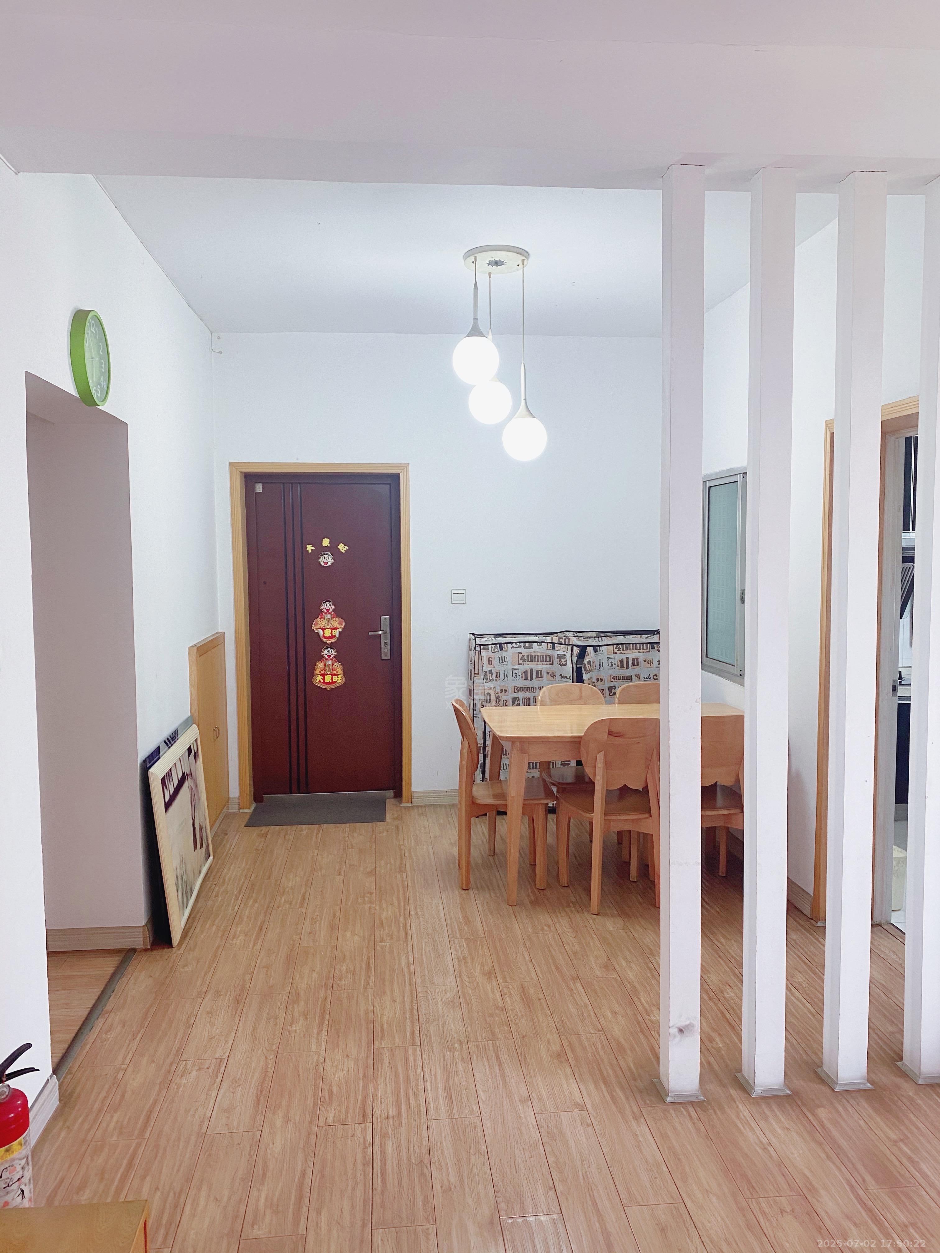 一水厂生活区  1室0厅0卫    1000.0元/月 一水厂生活区  1室0厅0卫    1000.0元/月室内图