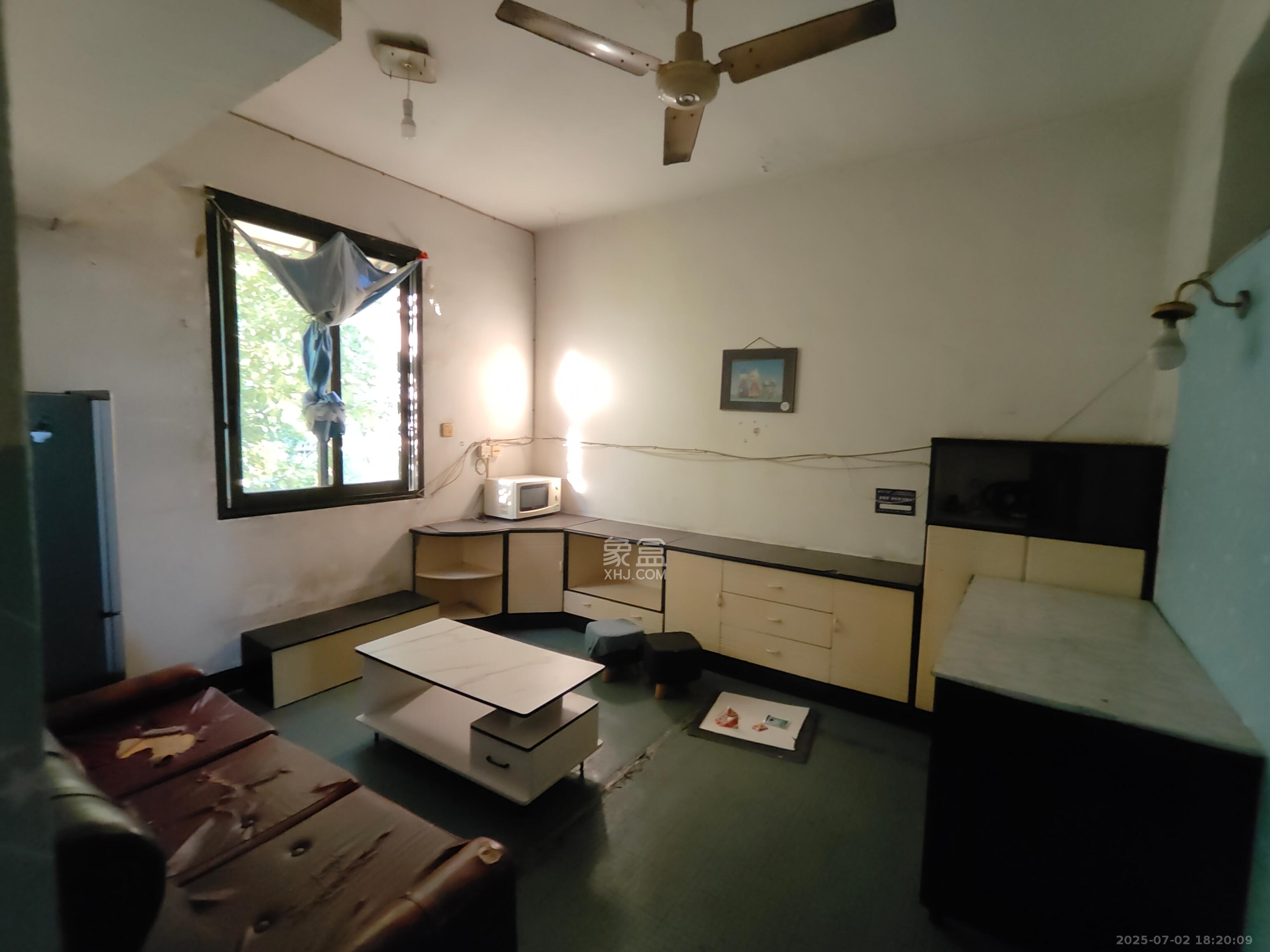 砂子塘社区  2室1厅1卫    700.0元/月 砂子塘社区  2室1厅1卫    700.0元/月室内图