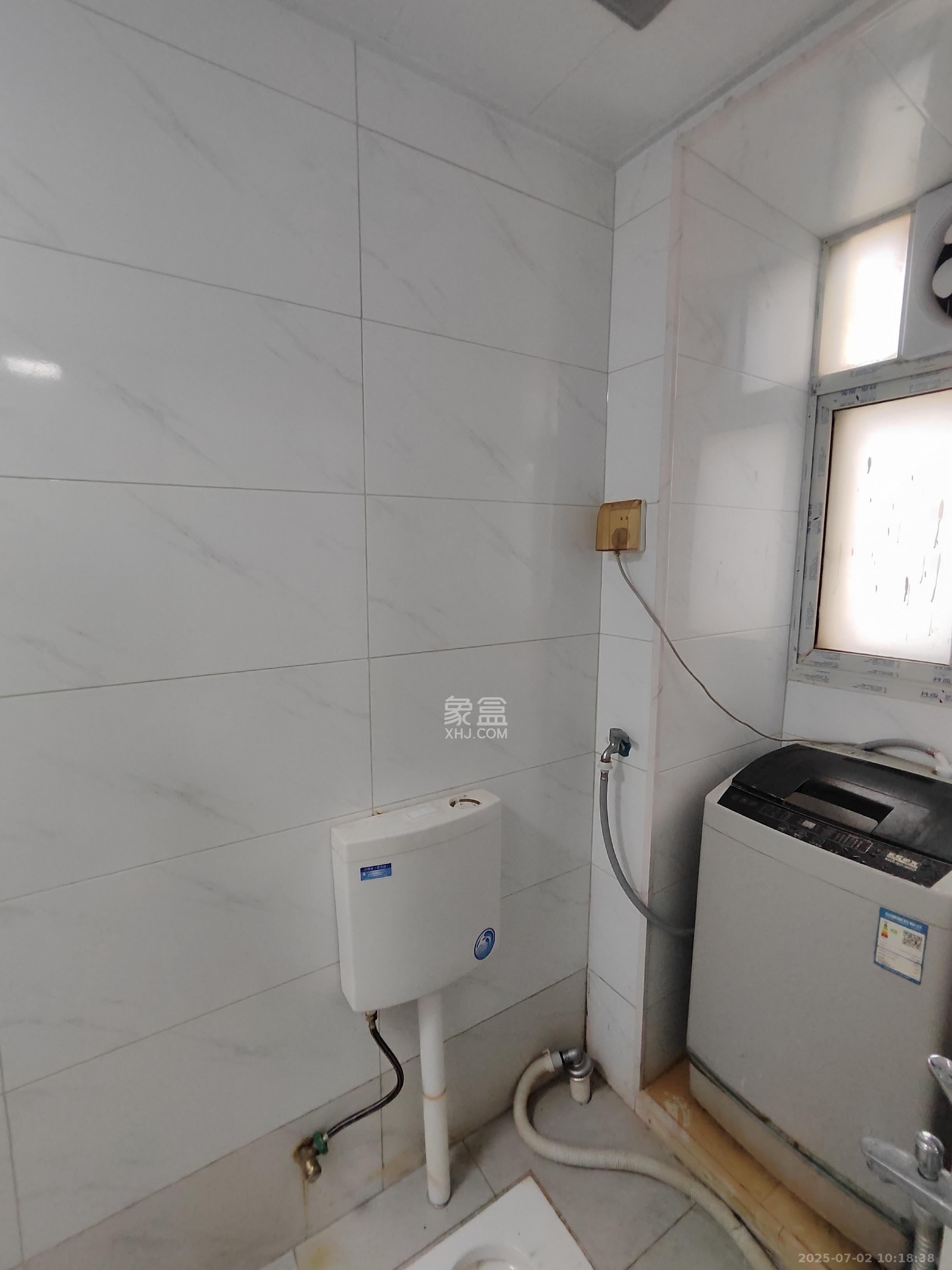 物贸小区 3室2厅1卫 2300.0元/月 物贸小区 3室2厅1卫 2300.0元/月室内图