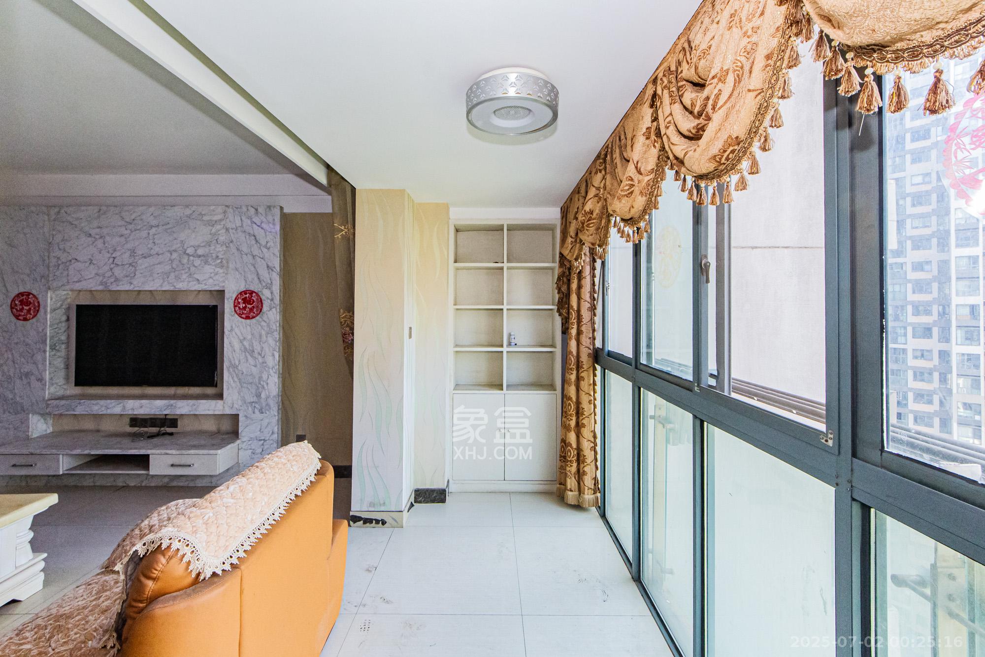 北辰三角洲E5区  3室2厅2卫    180.0万 北辰三角洲E5区  3室2厅2卫    180.0万阳台