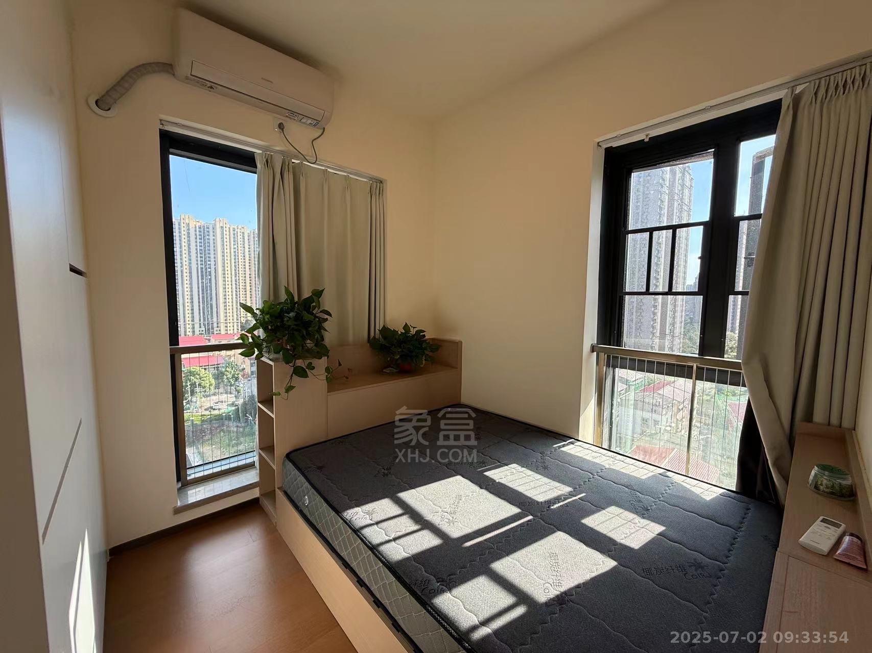 恒大华府 3室2厅2卫 2200.0元/月 恒大华府 3室2厅2卫 2200.0元/月室内图