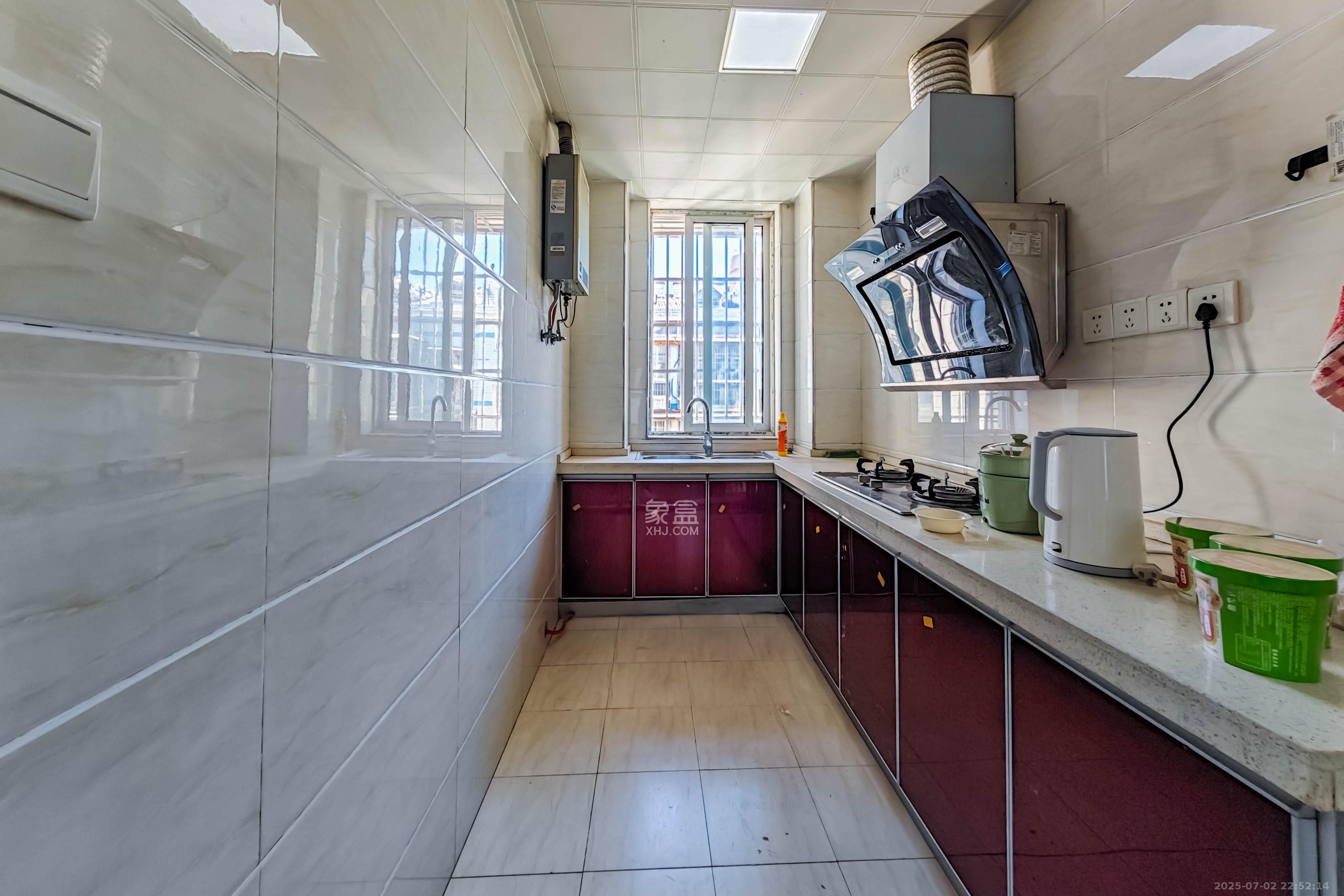 旺盛佳园 3室2厅2卫 58.0万 旺盛佳园 3室2厅2卫 58.0万厨房