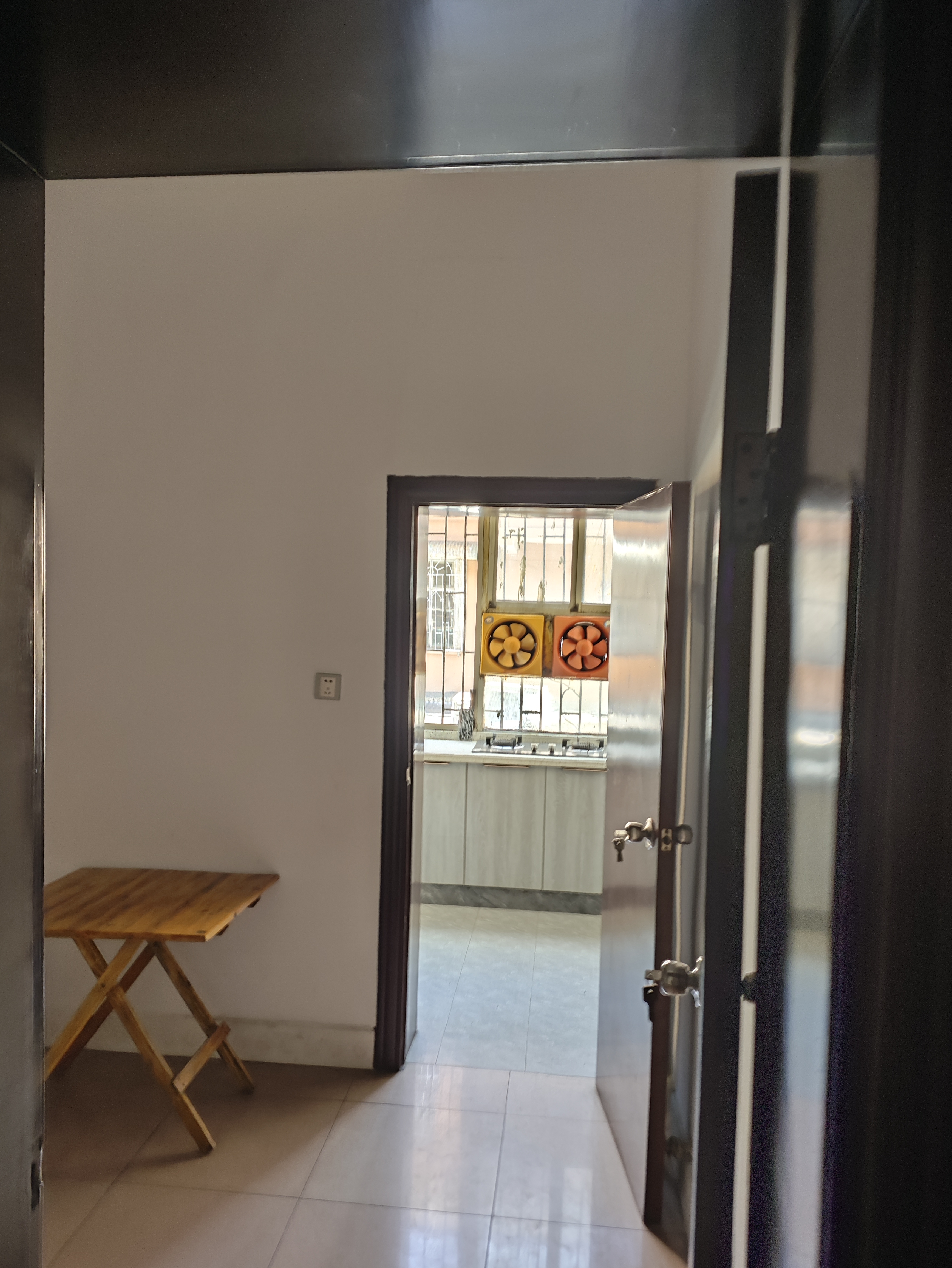 五金百货小区 2室1厅1卫 650.0元/月 五金百货小区 2室1厅1卫 650.0元/月室内图