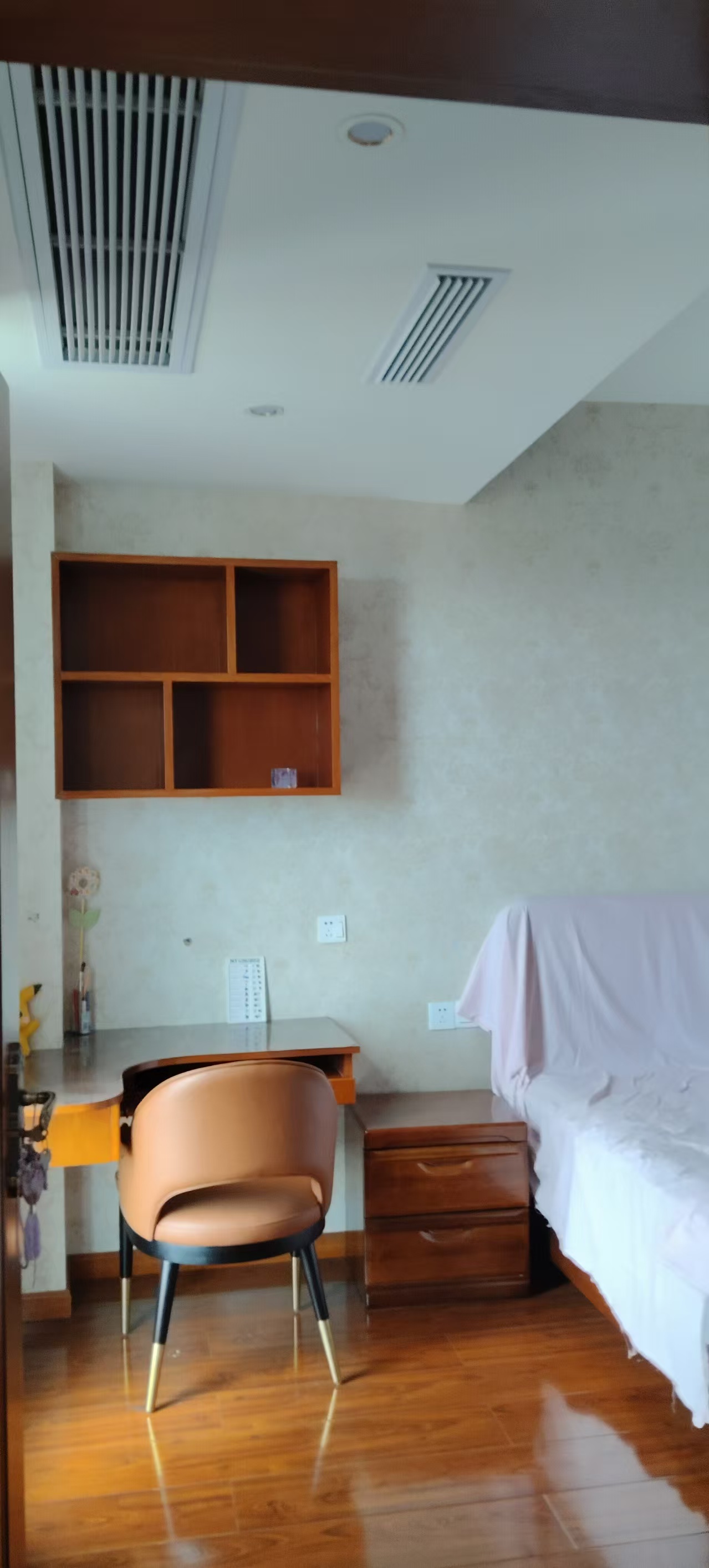 合胜广场  3室2厅1卫   2000.00元/月室内图