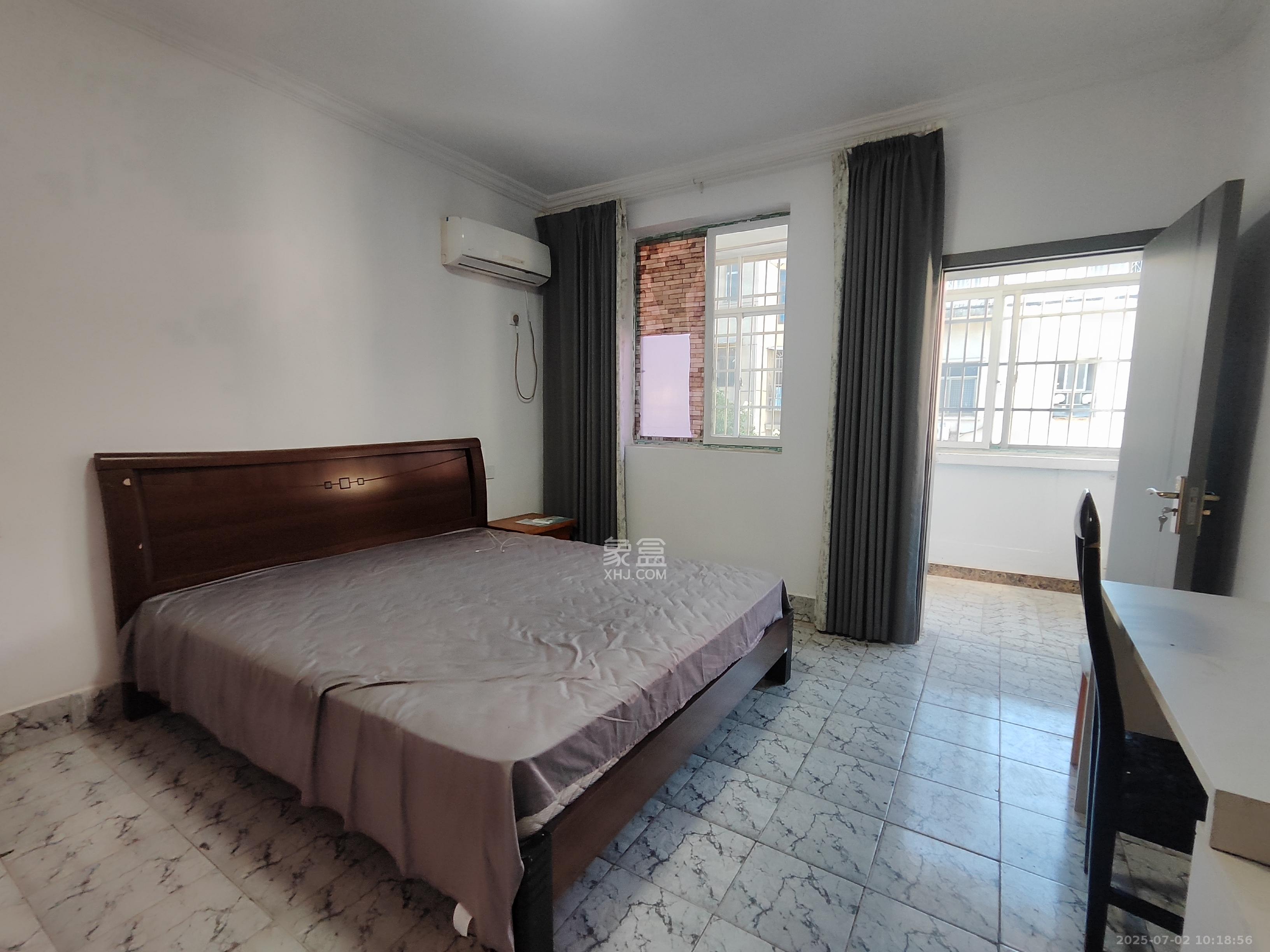 物贸小区 3室2厅1卫 2300.0元/月 物贸小区 3室2厅1卫 2300.0元/月室内图