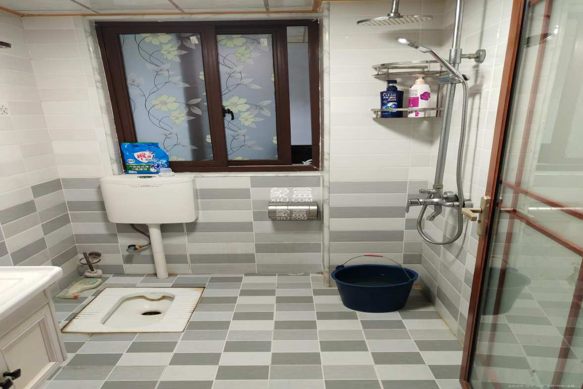 东方美地 3室2厅1卫 2300.0元/月 东方美地 3室2厅1卫 2300.0元/月室内图