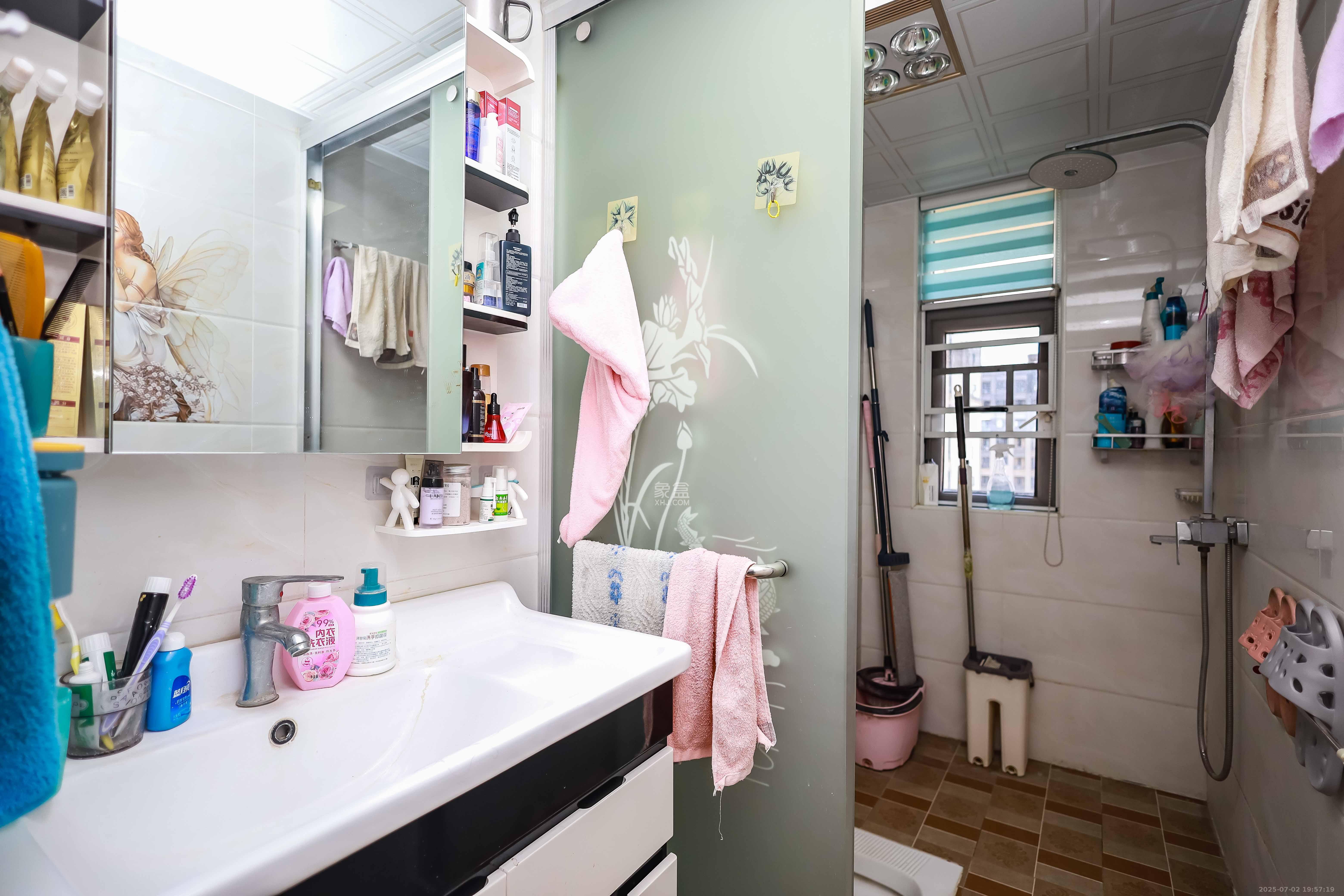 天麓尚层 3室2厅2卫 82.0万 天麓尚层 3室2厅2卫 82.0万卫生间