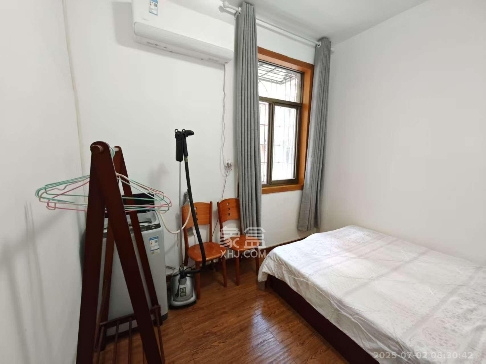 湘农桥社区  3室2厅1卫    2200.0元/月室内图