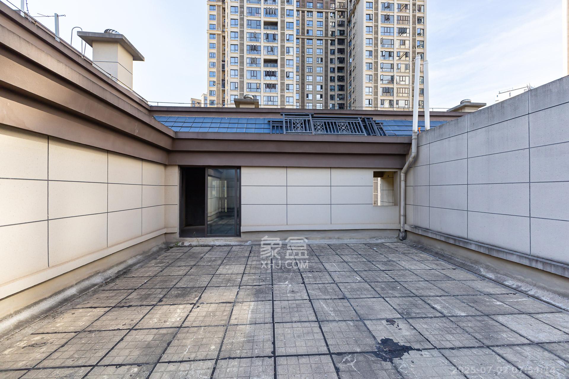 润和滨江府  1室2厅4卫   220.00万其他