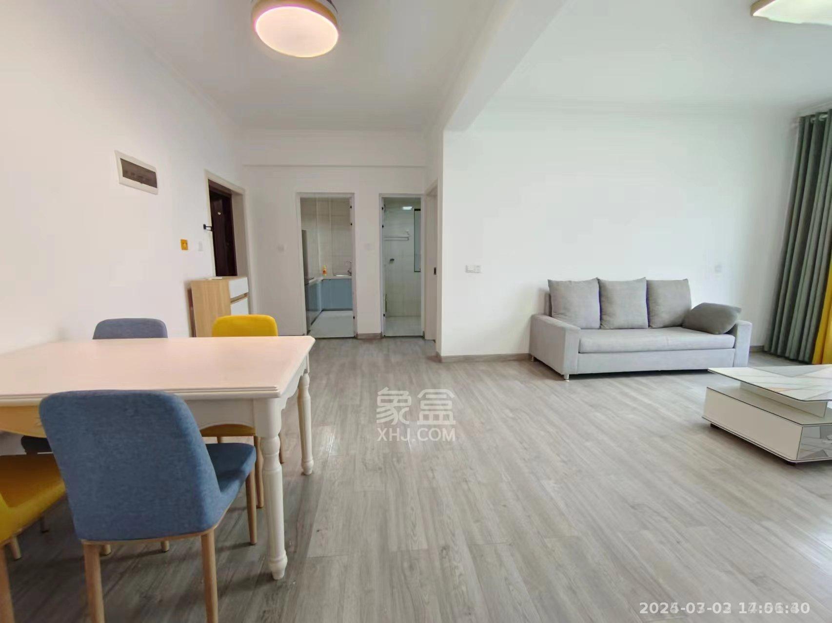 湖景名城  3室2厅1卫    1800.0元/月 湖景名城  3室2厅1卫    1800.0元/月室内图