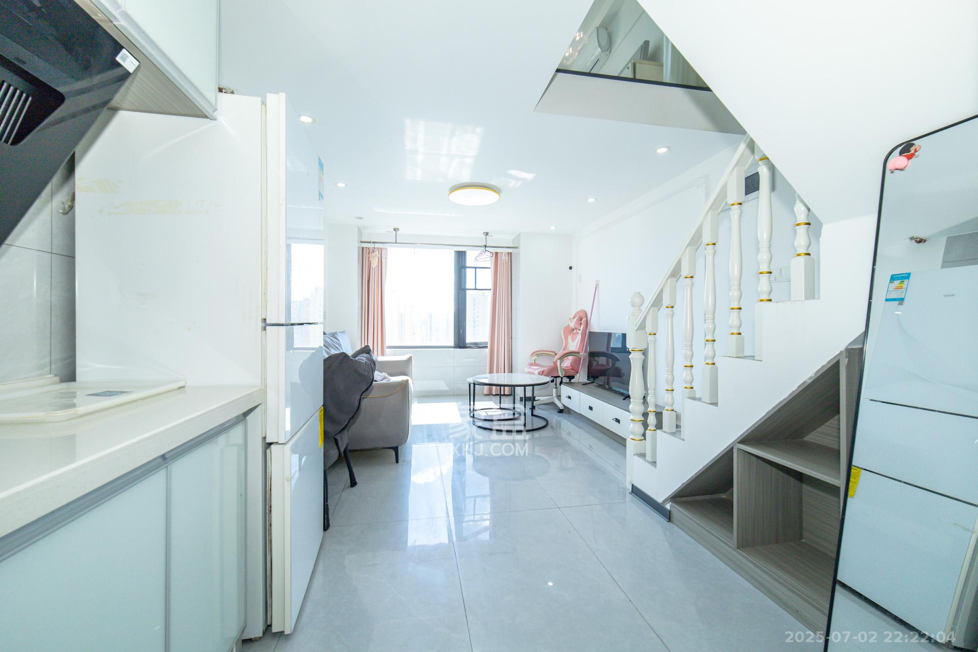 新城悦隽公园  2室1厅1卫    29.8万 新城悦隽公园  2室1厅1卫    29.8万客厅